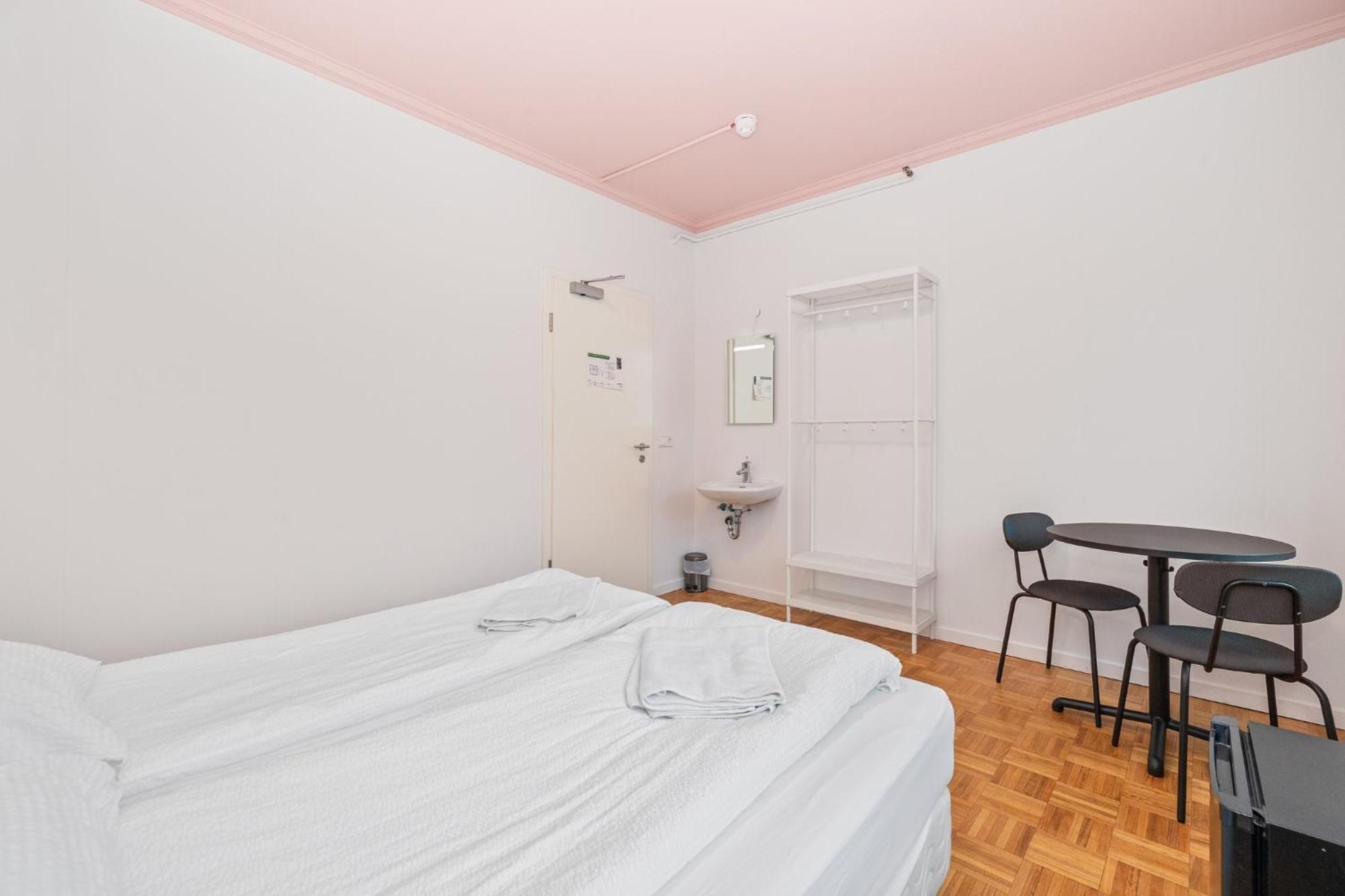 Habitación Doble con baño compartido - 1 o 2 camas