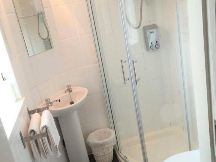 Quarto Duplo com Banheiro Privativo