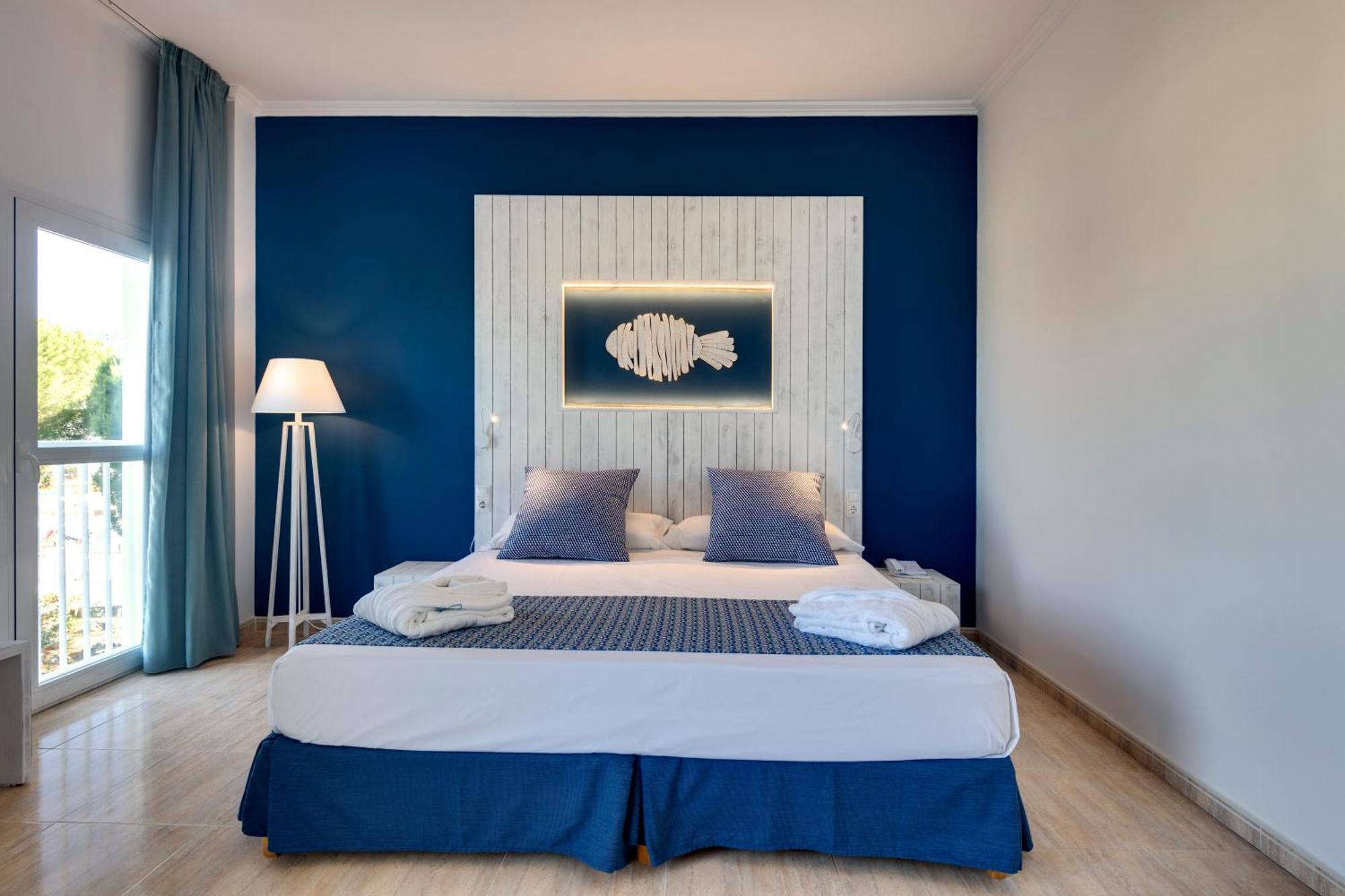 Habitación Superior Club Premiun con vistas al jardín y al mar