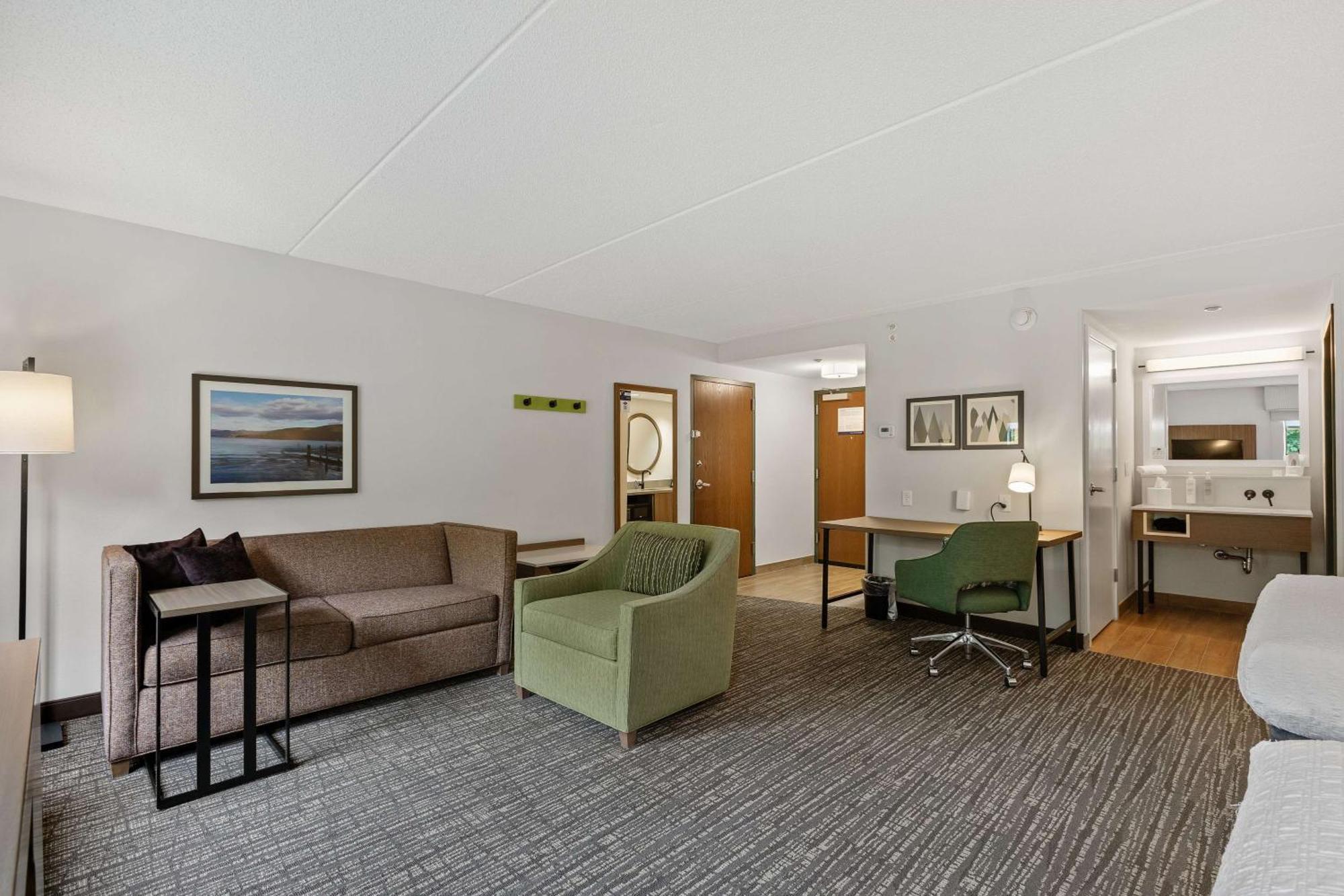 Suite with Two Queen Beds and Sofa Bed - Balcony