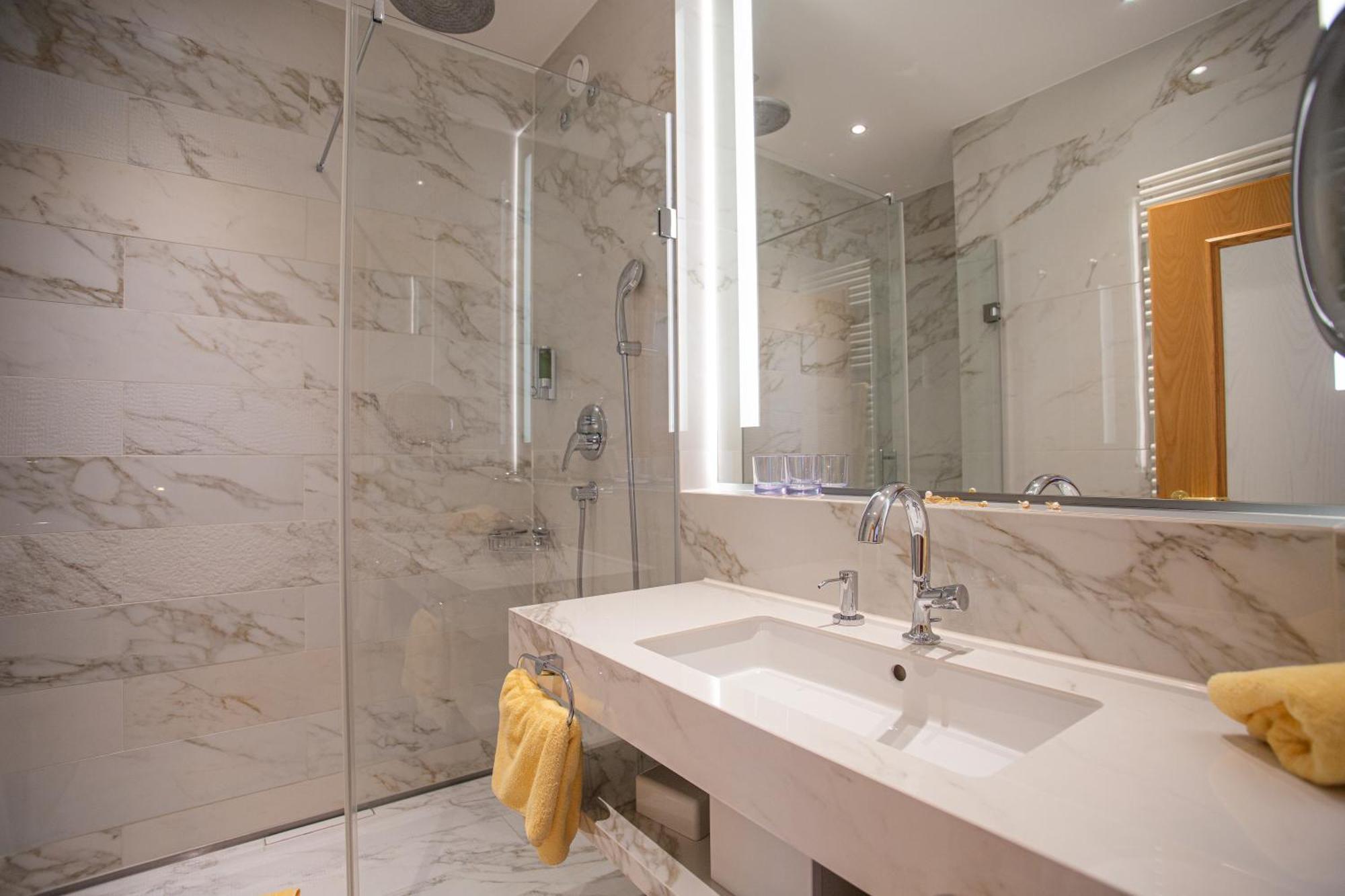 Suite (2 Erwachsene)