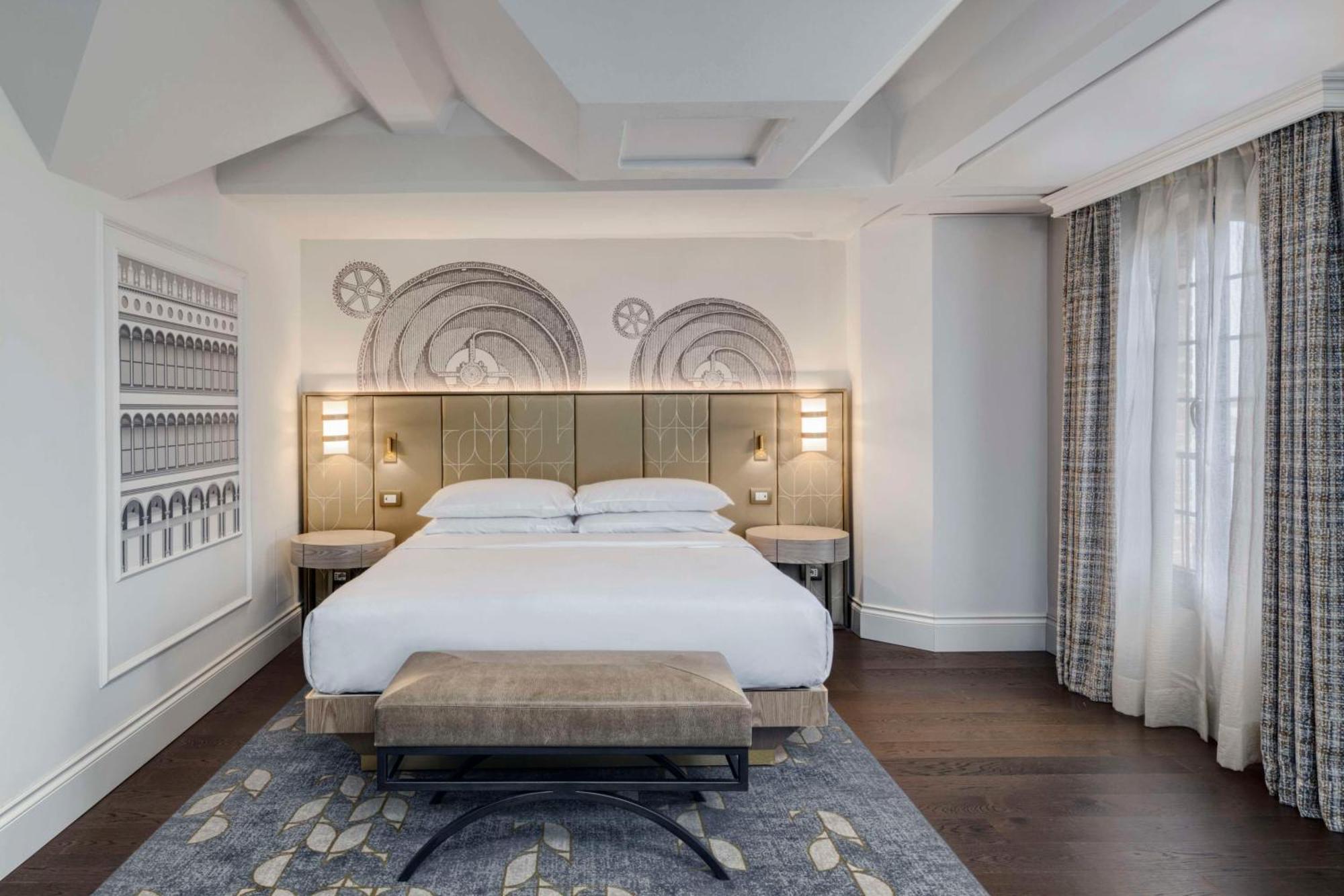 Deluxe King Room,1622867621:JPEG