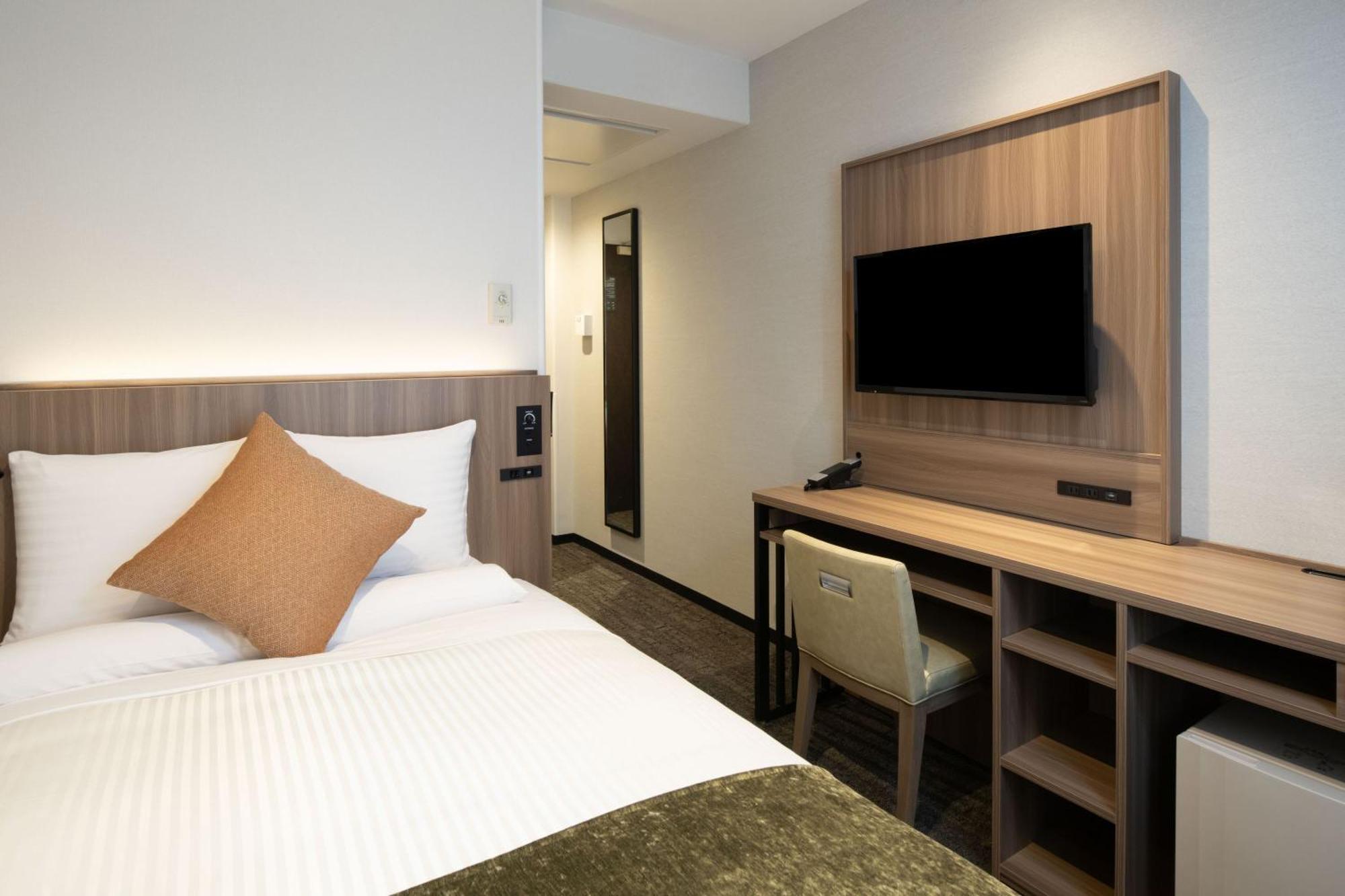 Standard Semi Double Room