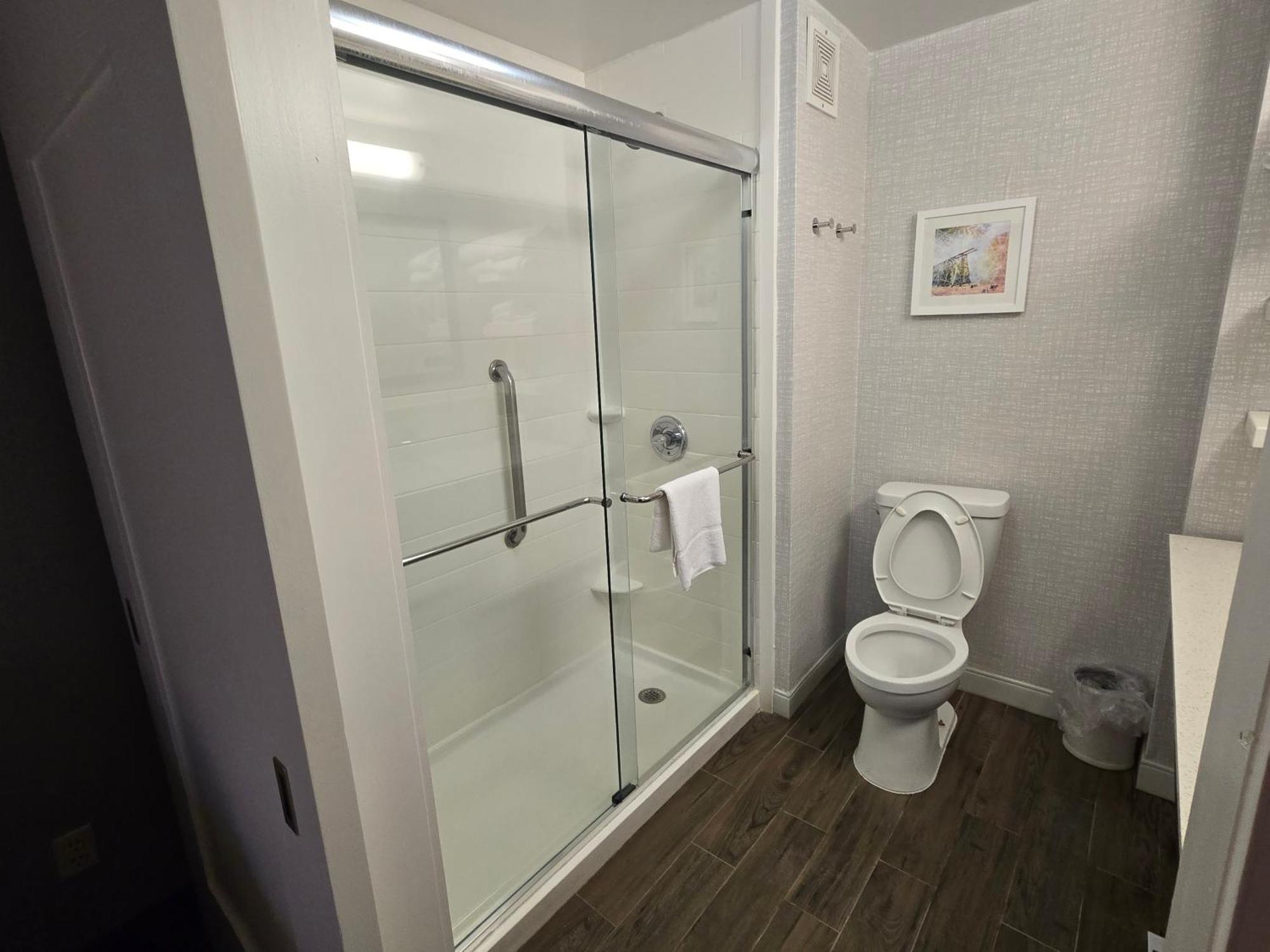King Room - Non-Smoking