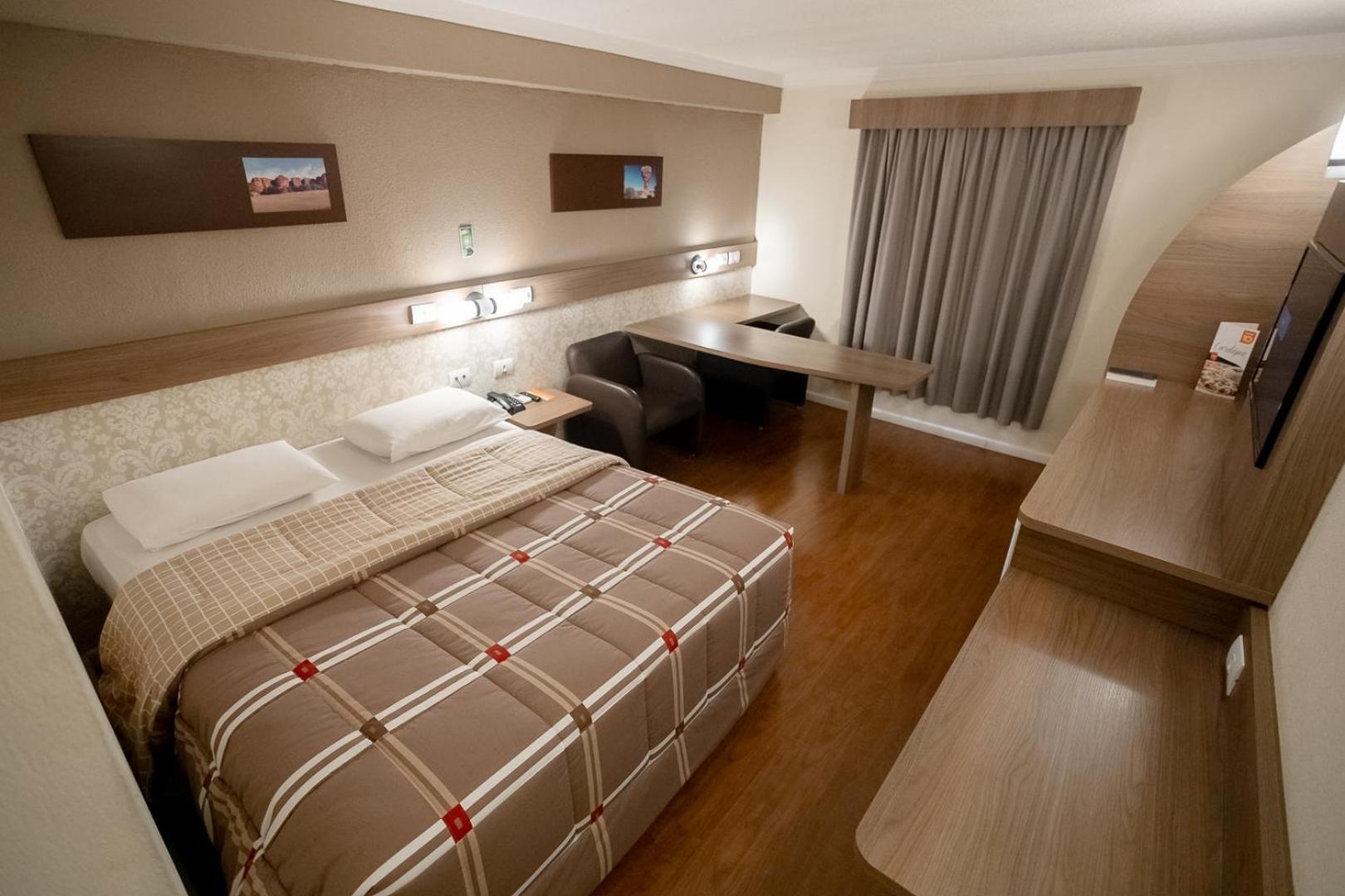 Quarto Duplo
