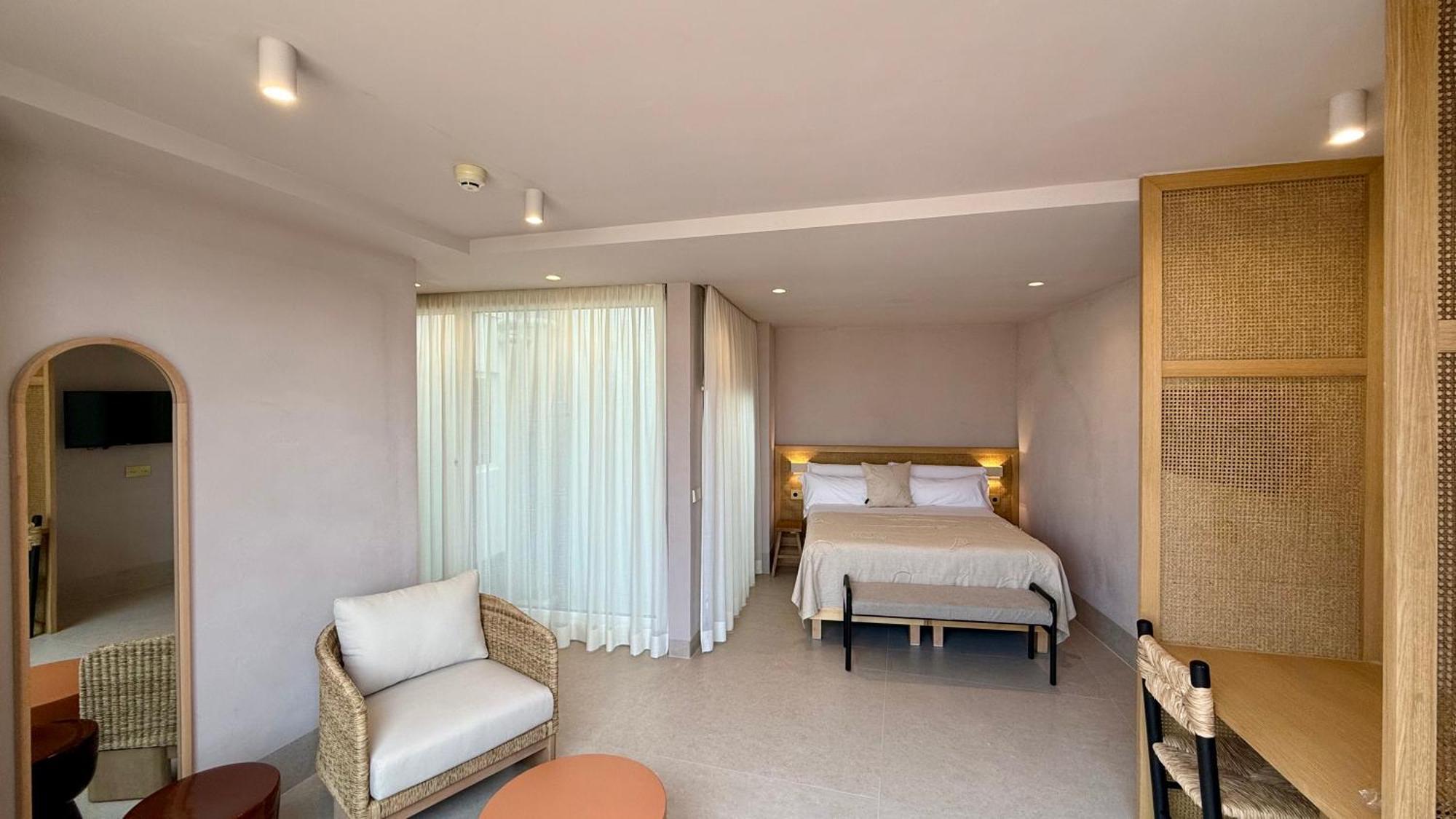 Superior Double Room,1649914387:JPEG