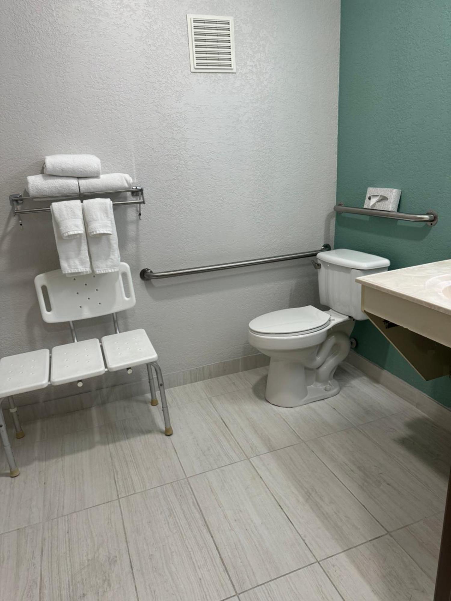 King Room - Mobility Access/Non-Smoking