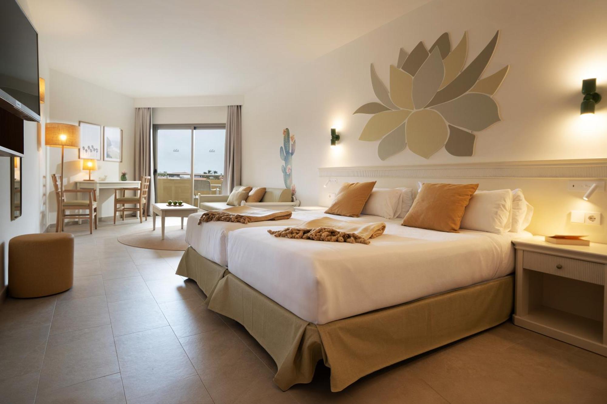 Junior Suite met Zijdelings Uitzicht op Zee