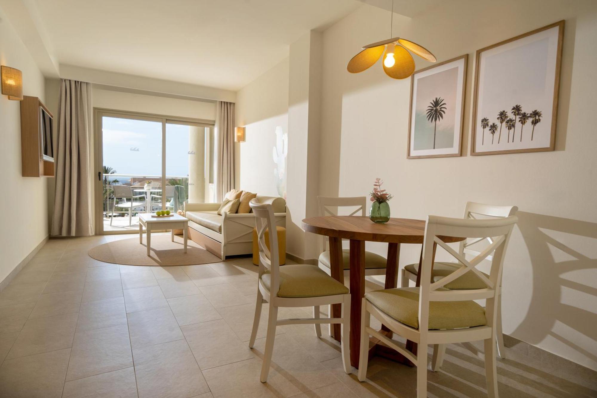 Suite met Uitzicht op het Zwembad en Premium Terras