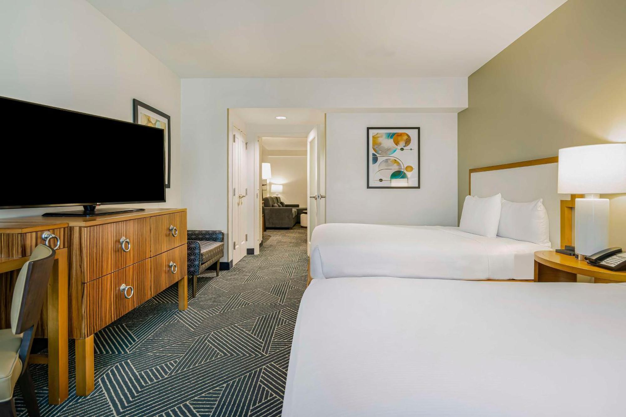 One-Bedroom Suite with Two Queen Beds - Non-Smoking