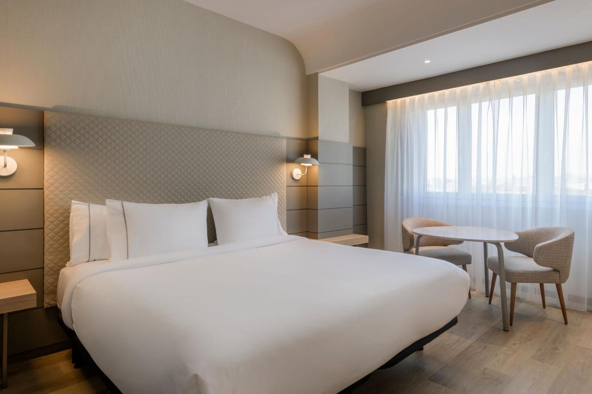 Standard Zimmer mit Kingsize-Bett