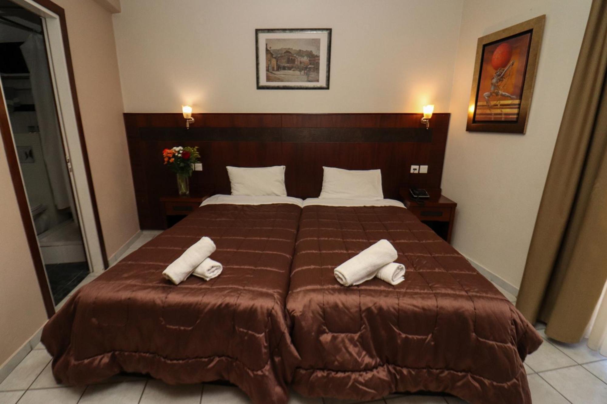Chambre Double ou Lits Jumeaux avec Salle de Bains