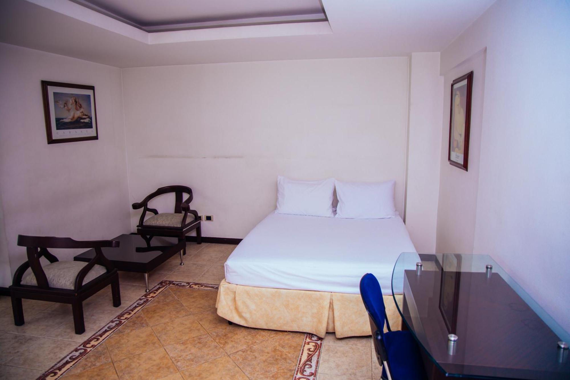 Twin Room,1629921798:JPEG