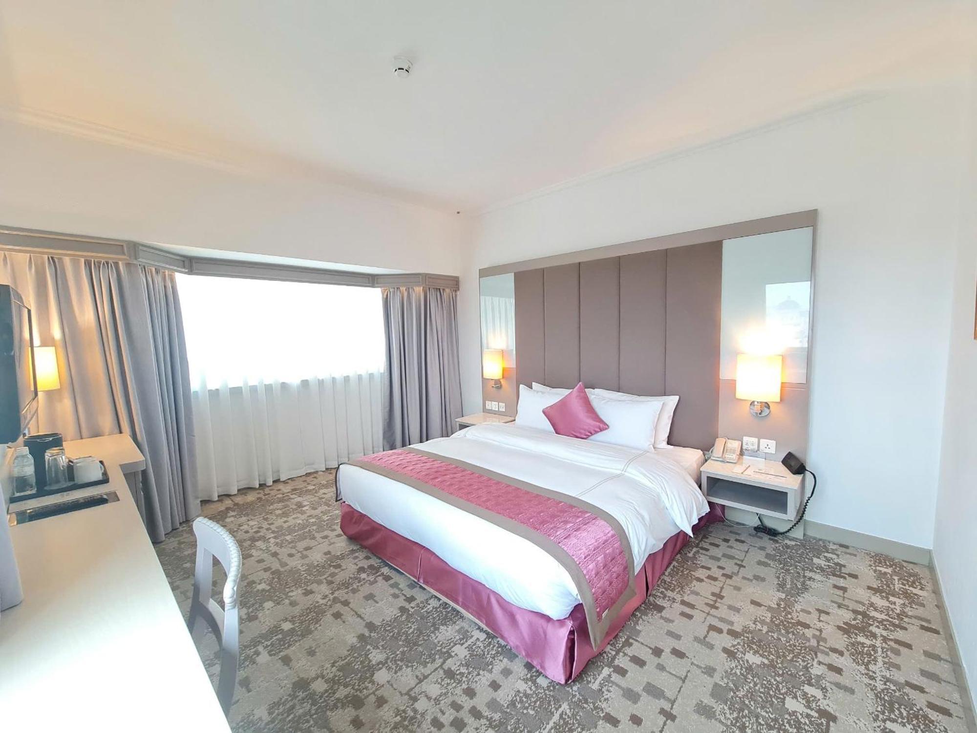 Habitación Club con vistas a la ciudad y acceso al club - 1 cama extragrande
