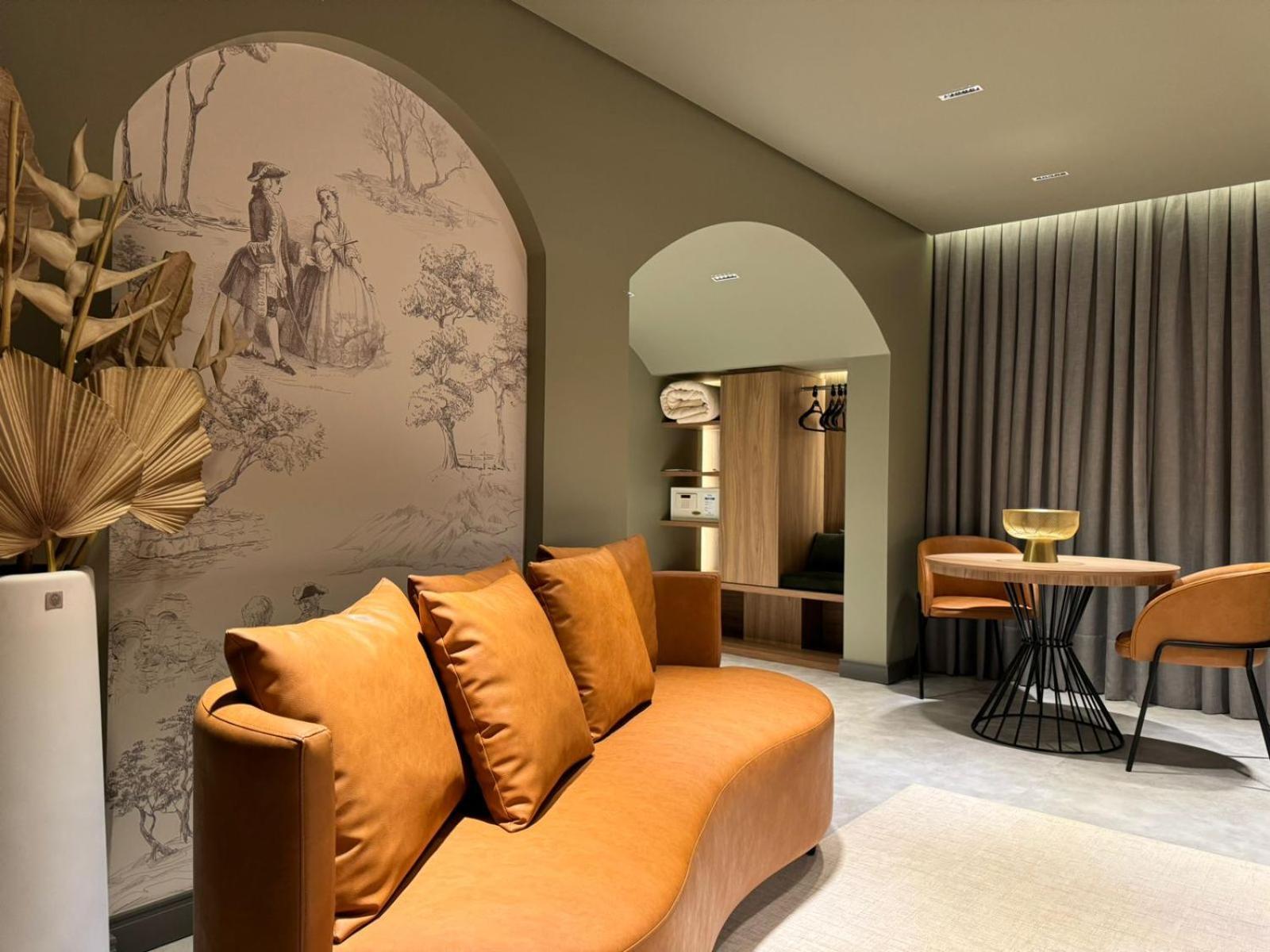 Deluxe Suite with Spa Bath,1606581569:JPEG