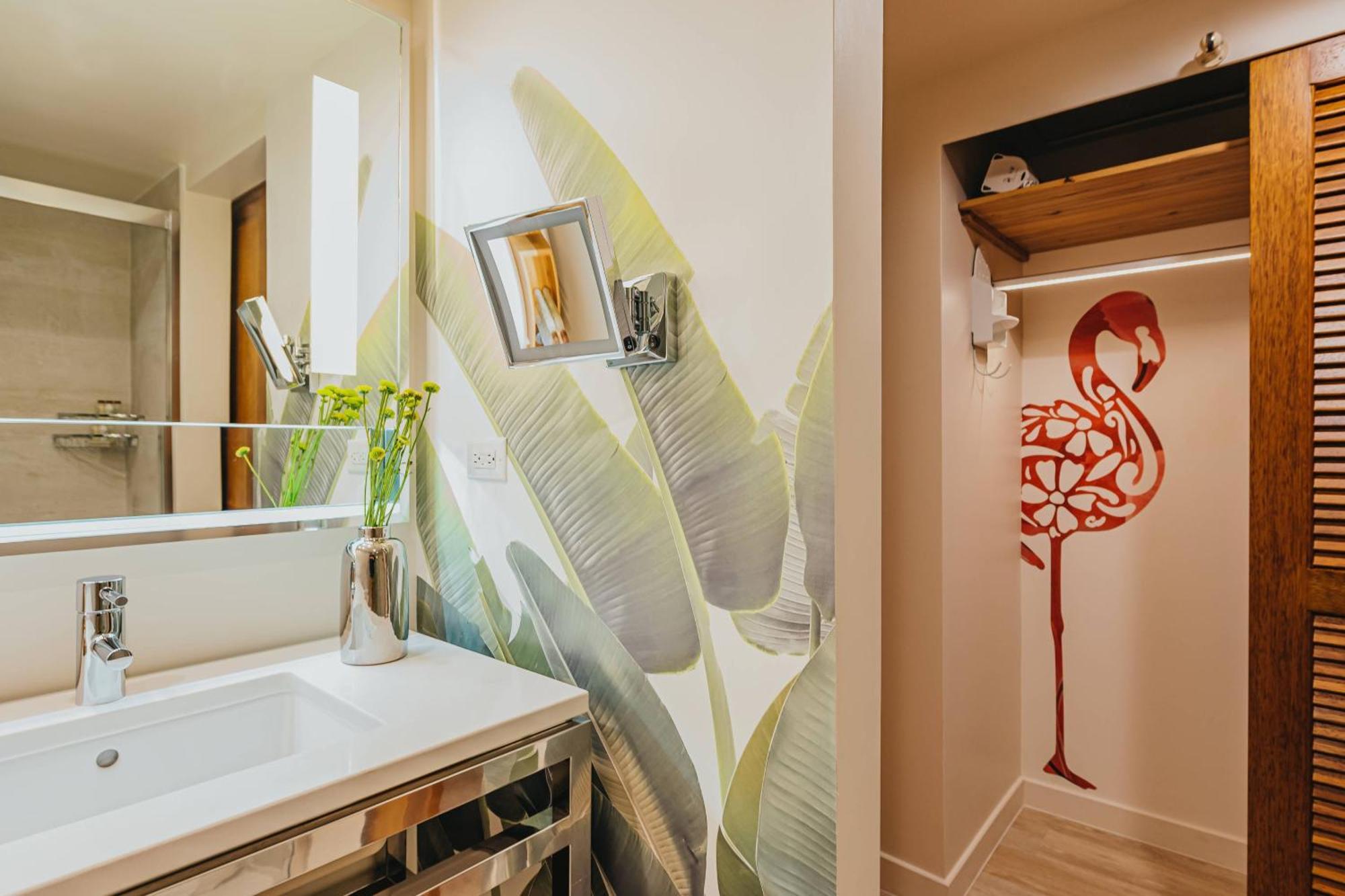 Quarto Island com 2 Camas de Casal - Somente Adultos