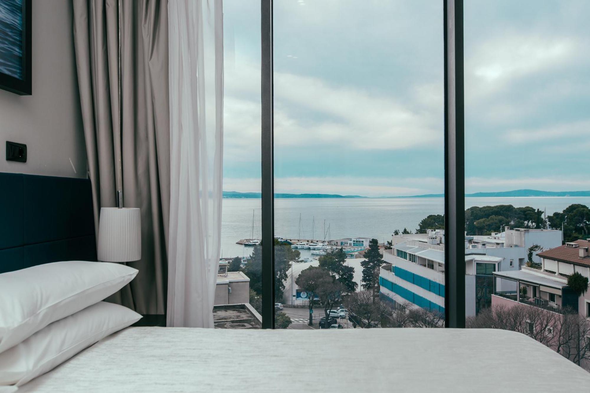 Premium Suite mit Whirlpool-Badewanne und Meerblick