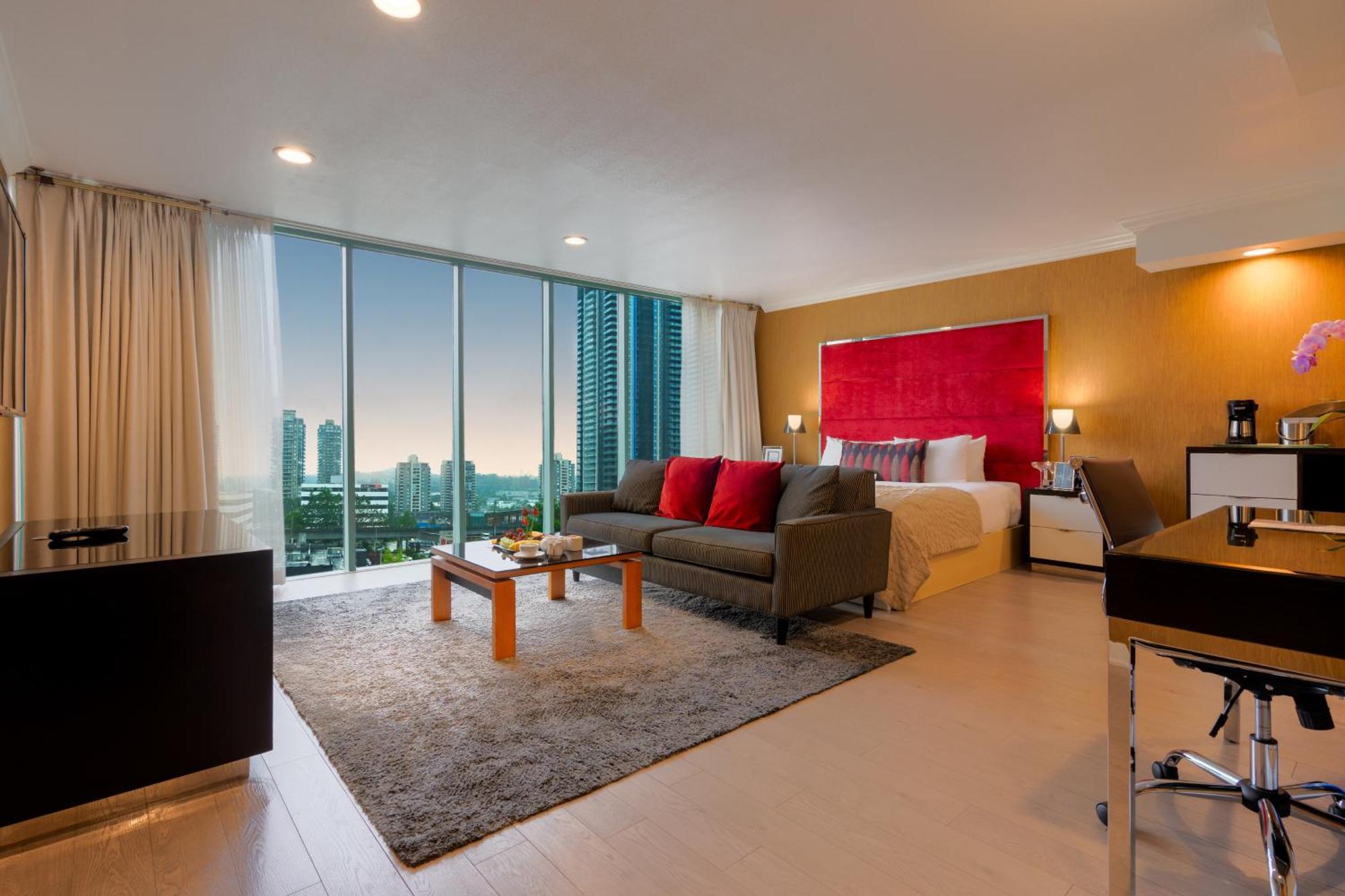 Honeymoon Suite