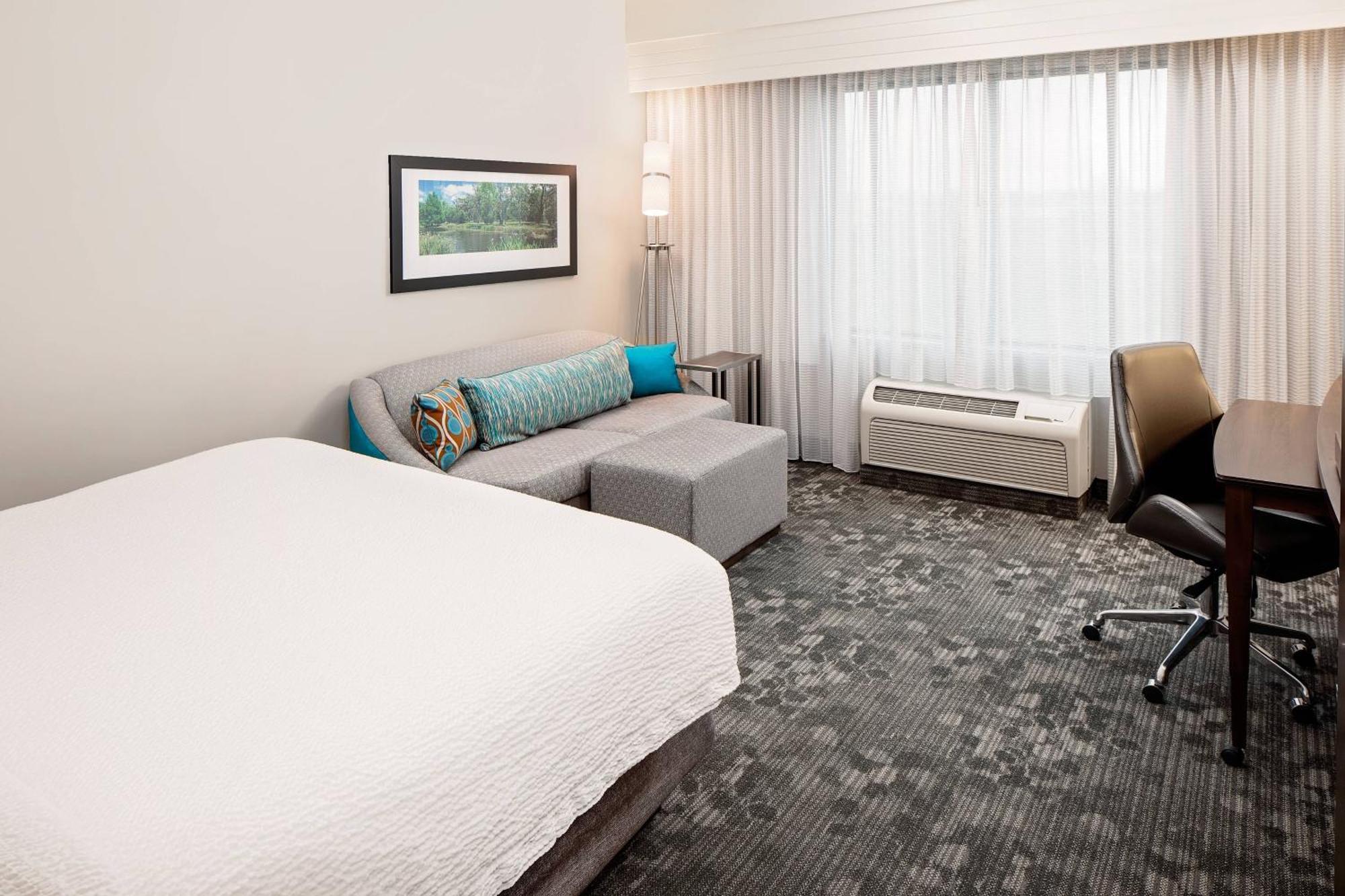 King Room with Sofa Bed - Hearing Accessible