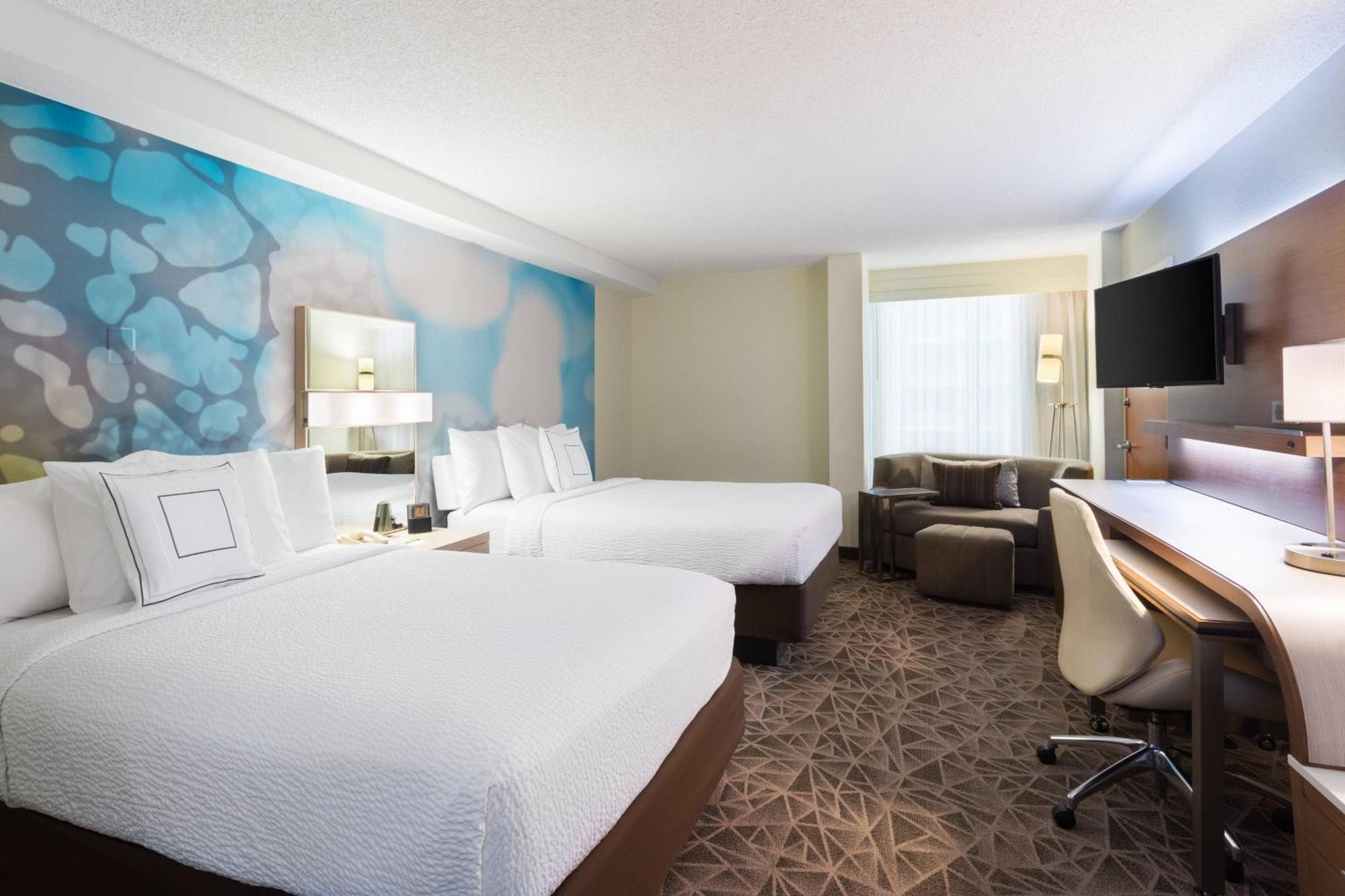 Double Room with Two Double Beds and Bathtub - Mobility Access/Hearing Accessible,1632225415:JPEG