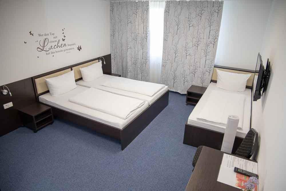 Dreibettzimmer
