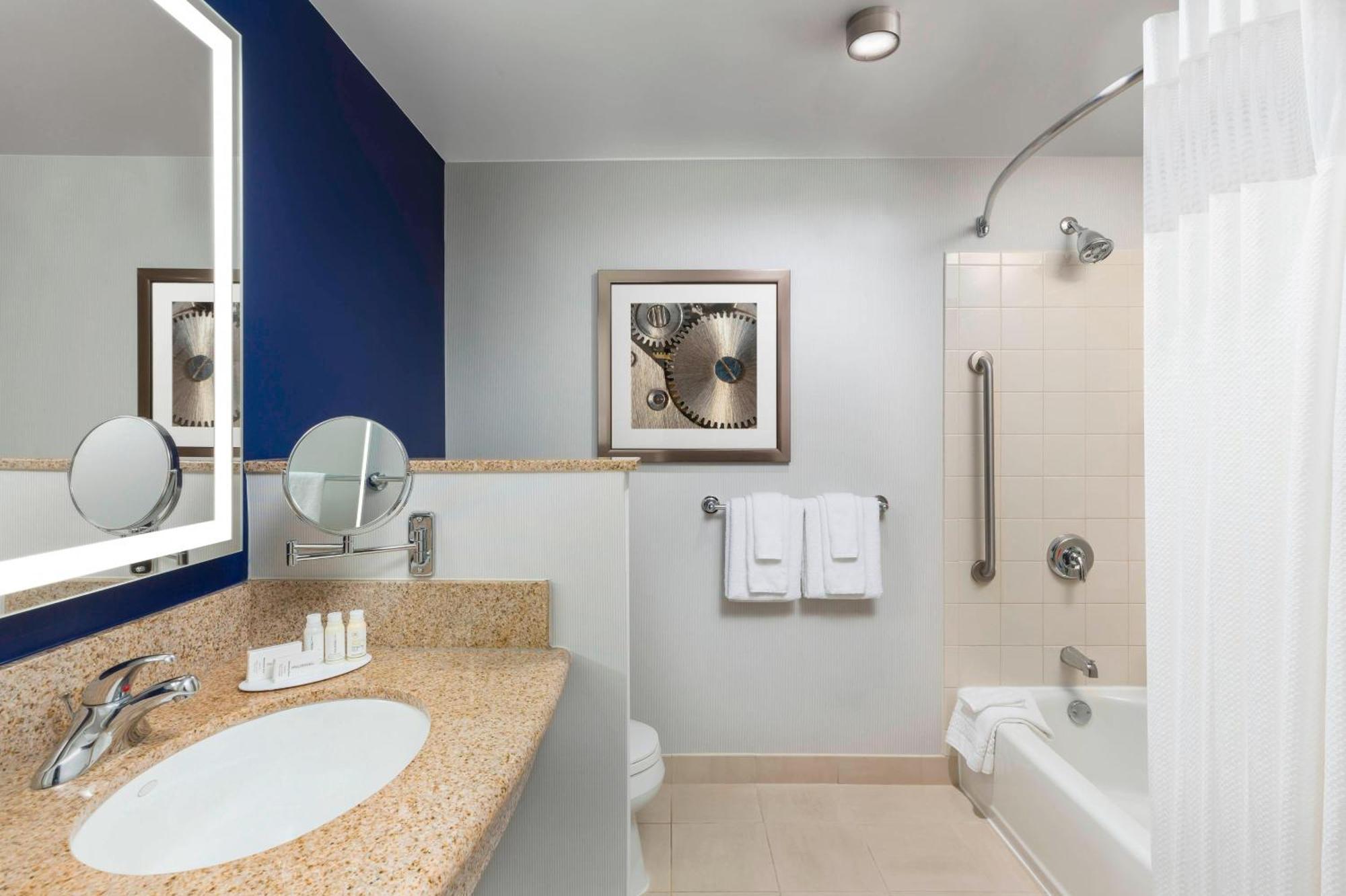 Guest Room, 1 King