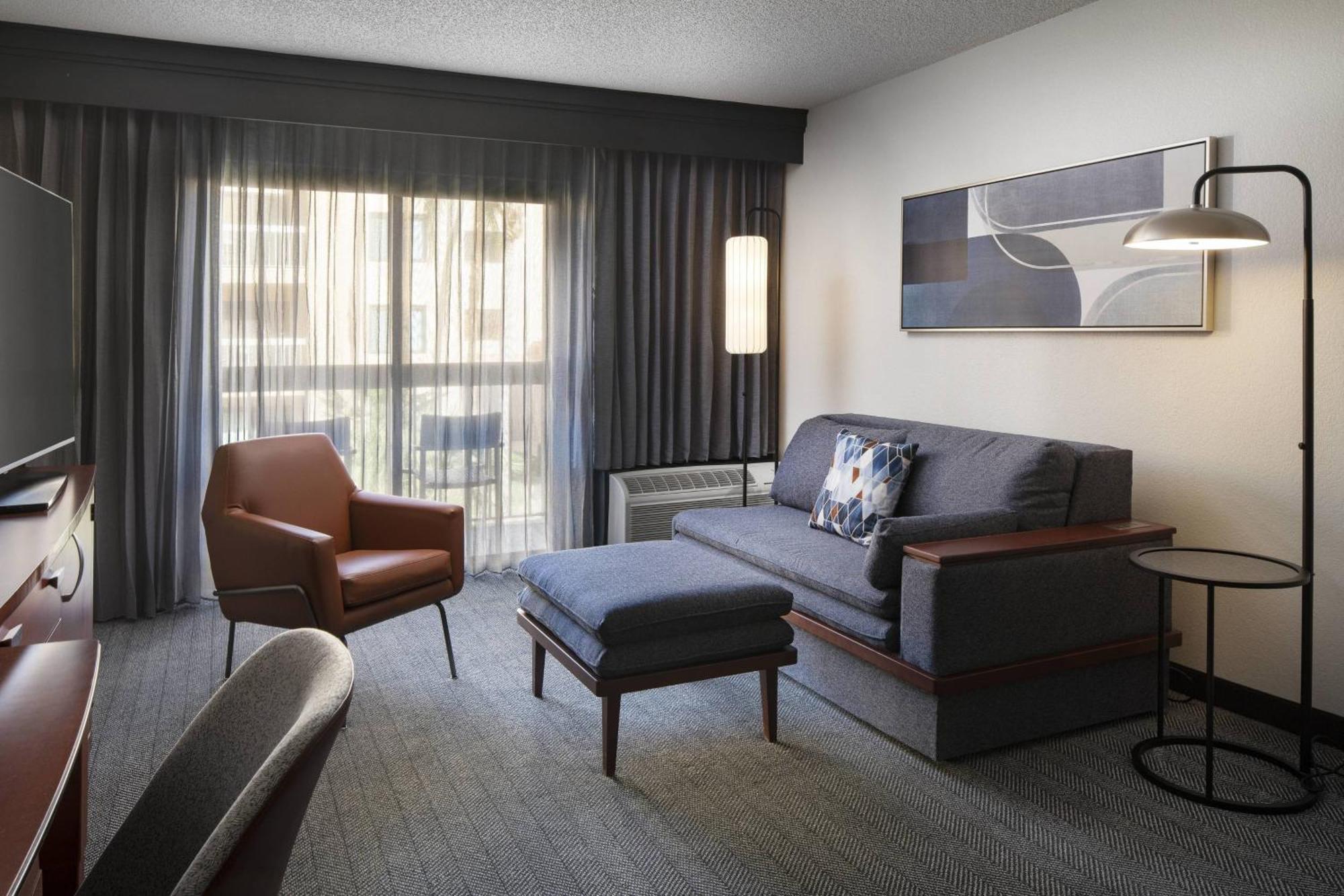 One-Bedroom King Suite,1632239010:JPEG