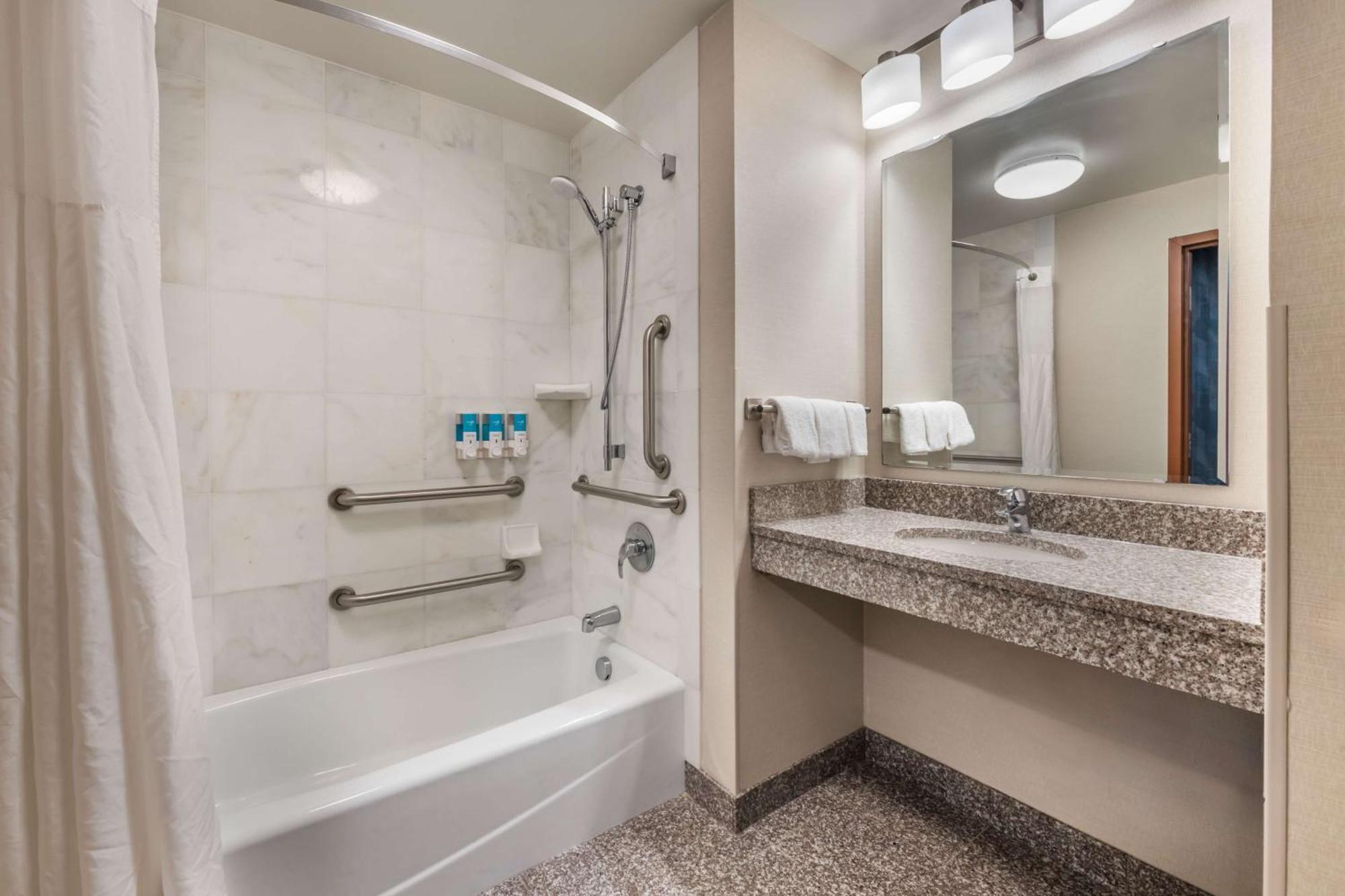 King Suite with Sofa Bed - Accessible, Tub