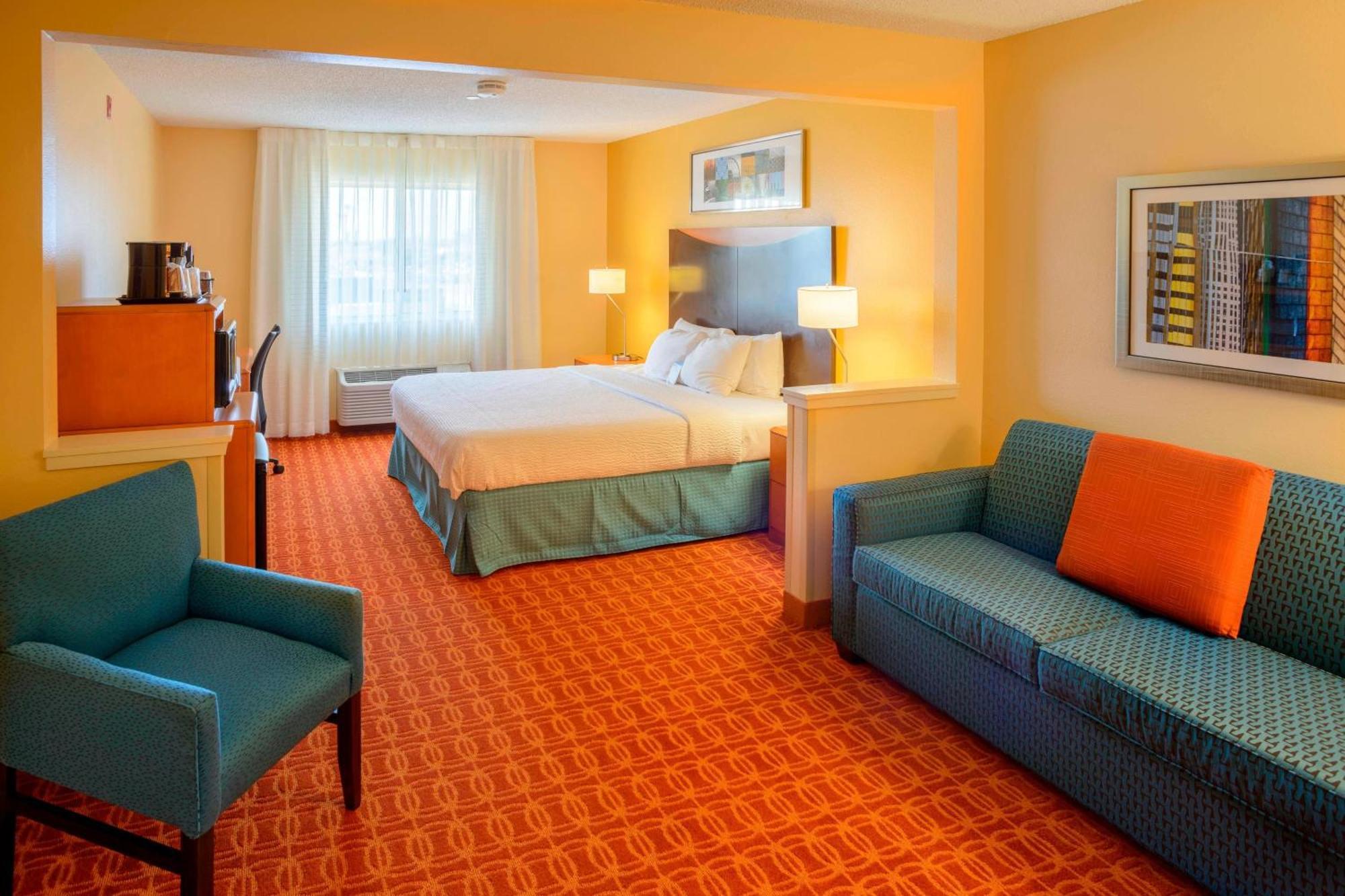 Executive King Guest Room Larger Guest room,1632996494:JPEG