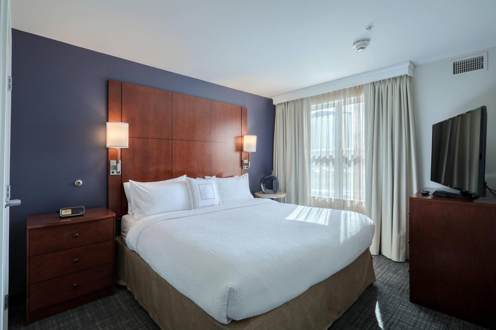 One-Bedroom Suite with Sofa Bed