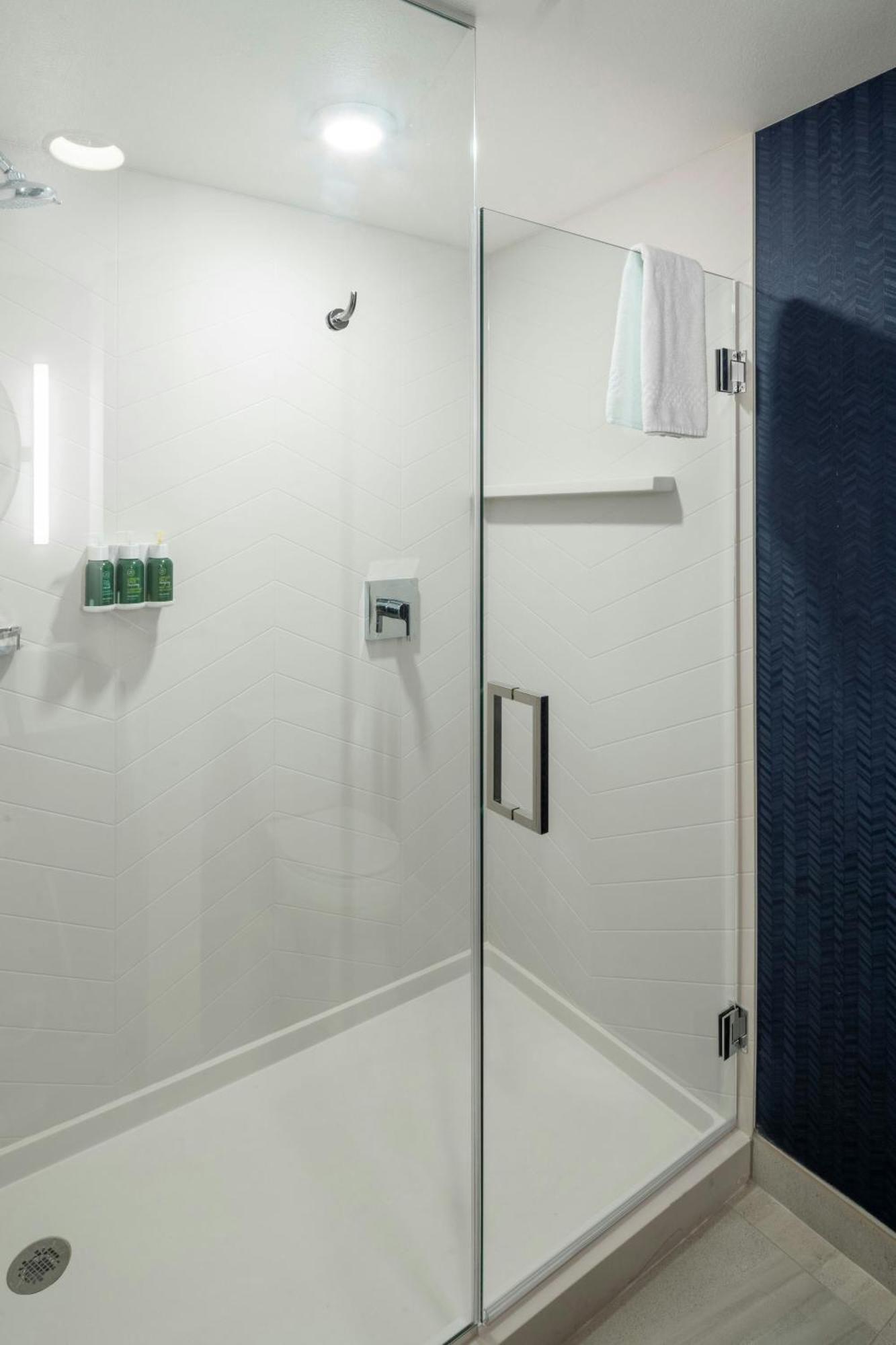 Guest Room, 1 King