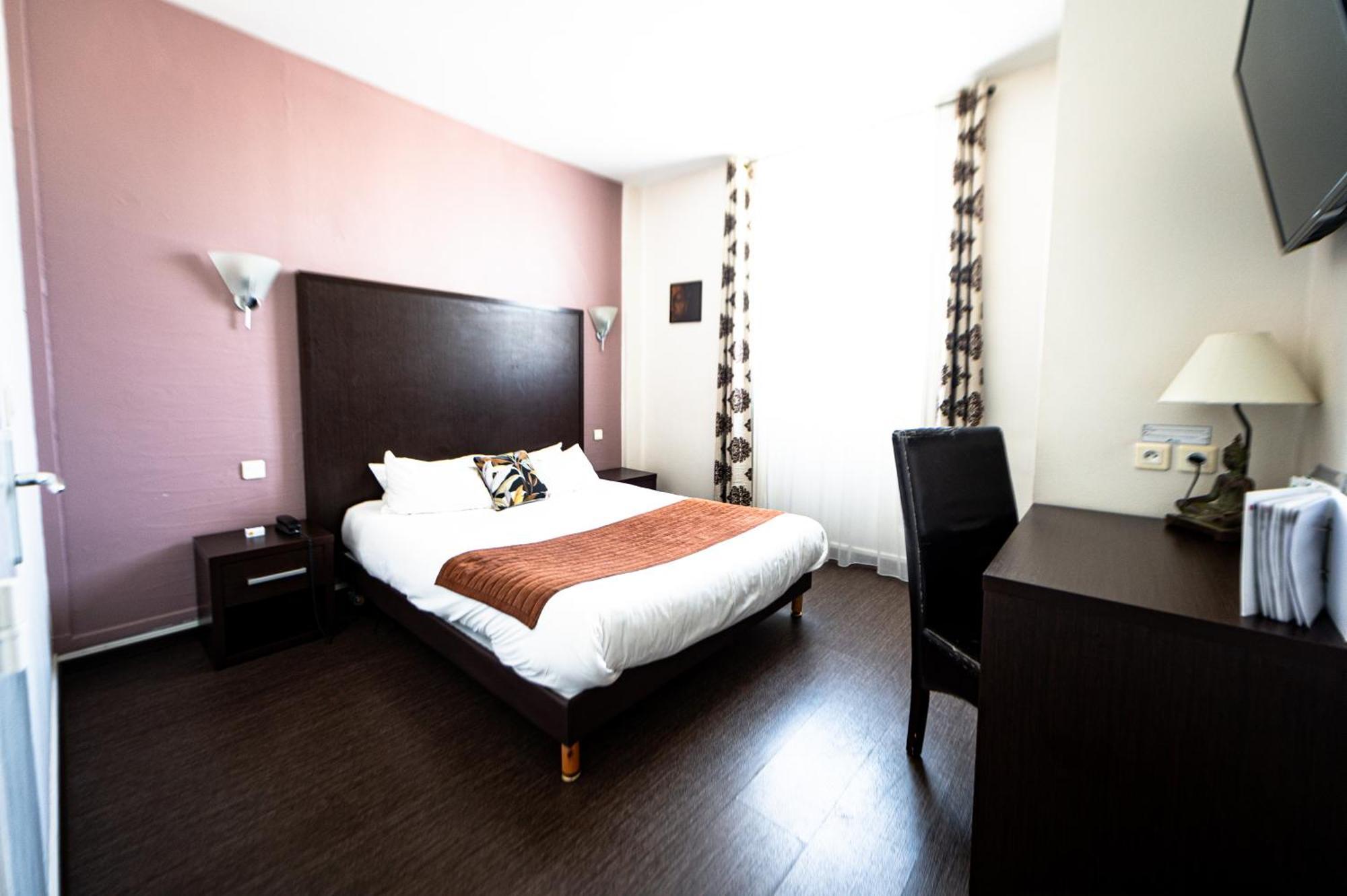 Chambre Double - Vue sur Rue