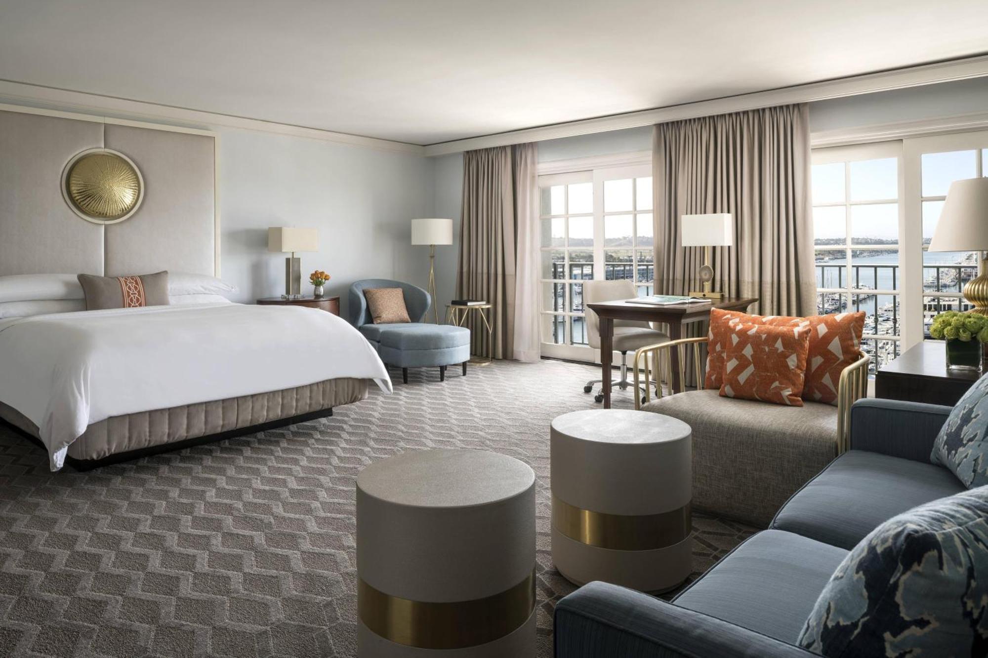 Junior Suite with, 1 King Bed, Sofa bed, Marina view and Balcony,1634410865:JPEG