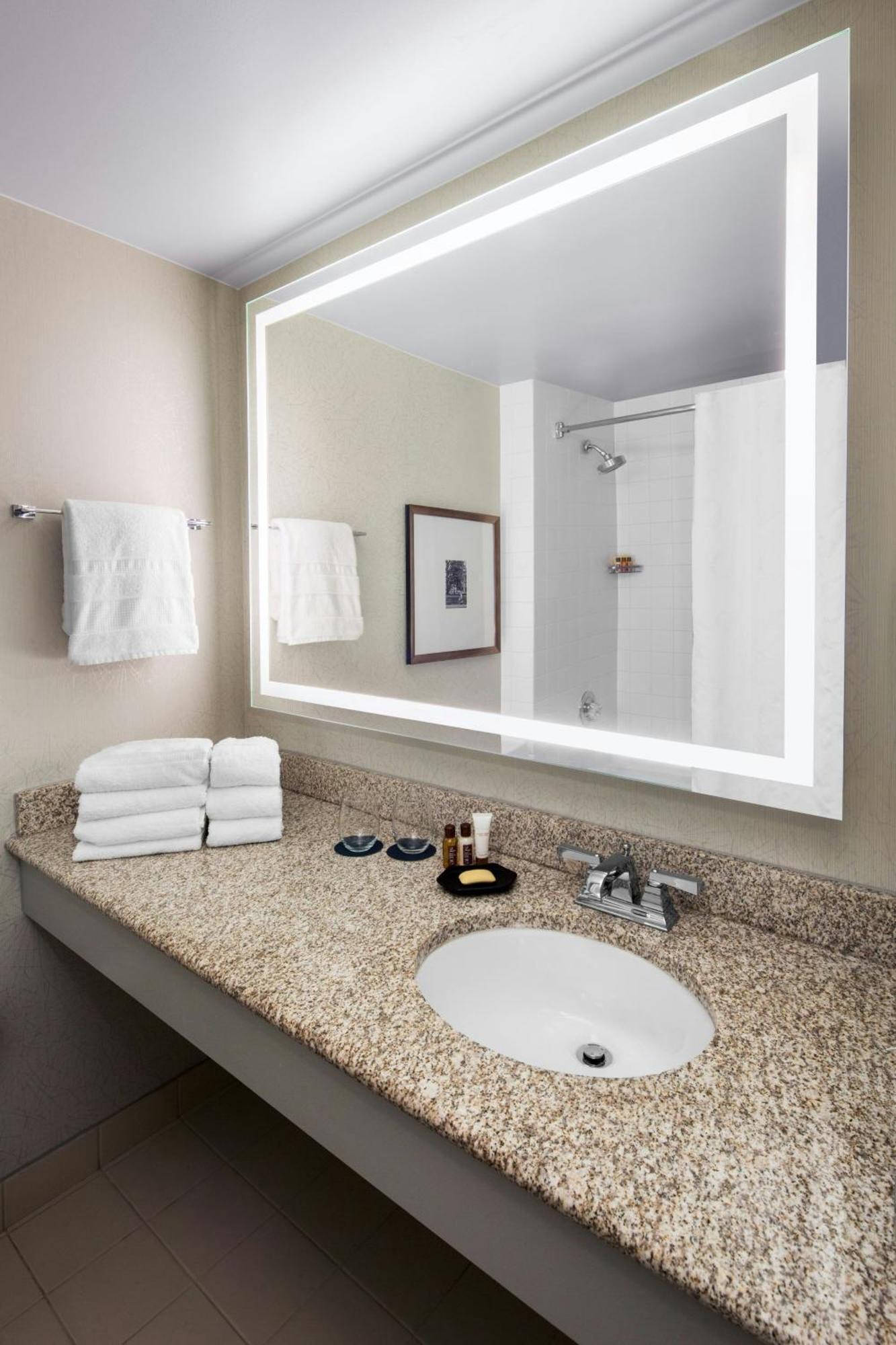 Club lounge access, Guest room, 2 Queen, High floor,1634420672:JPEG