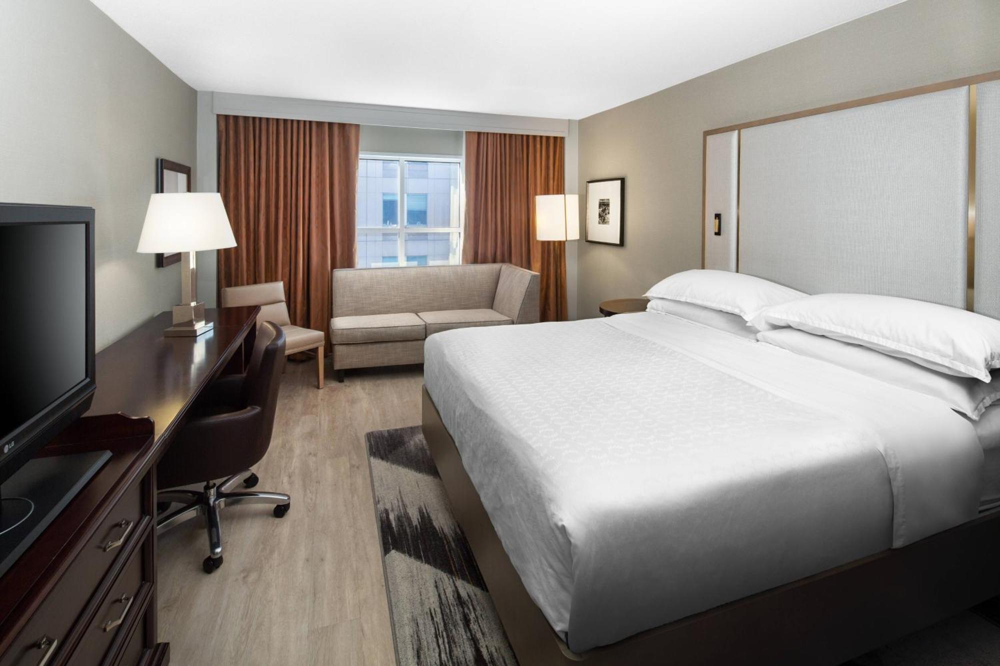Club lounge access, Guest room, 1 King, High floor,1645016915:JPEG