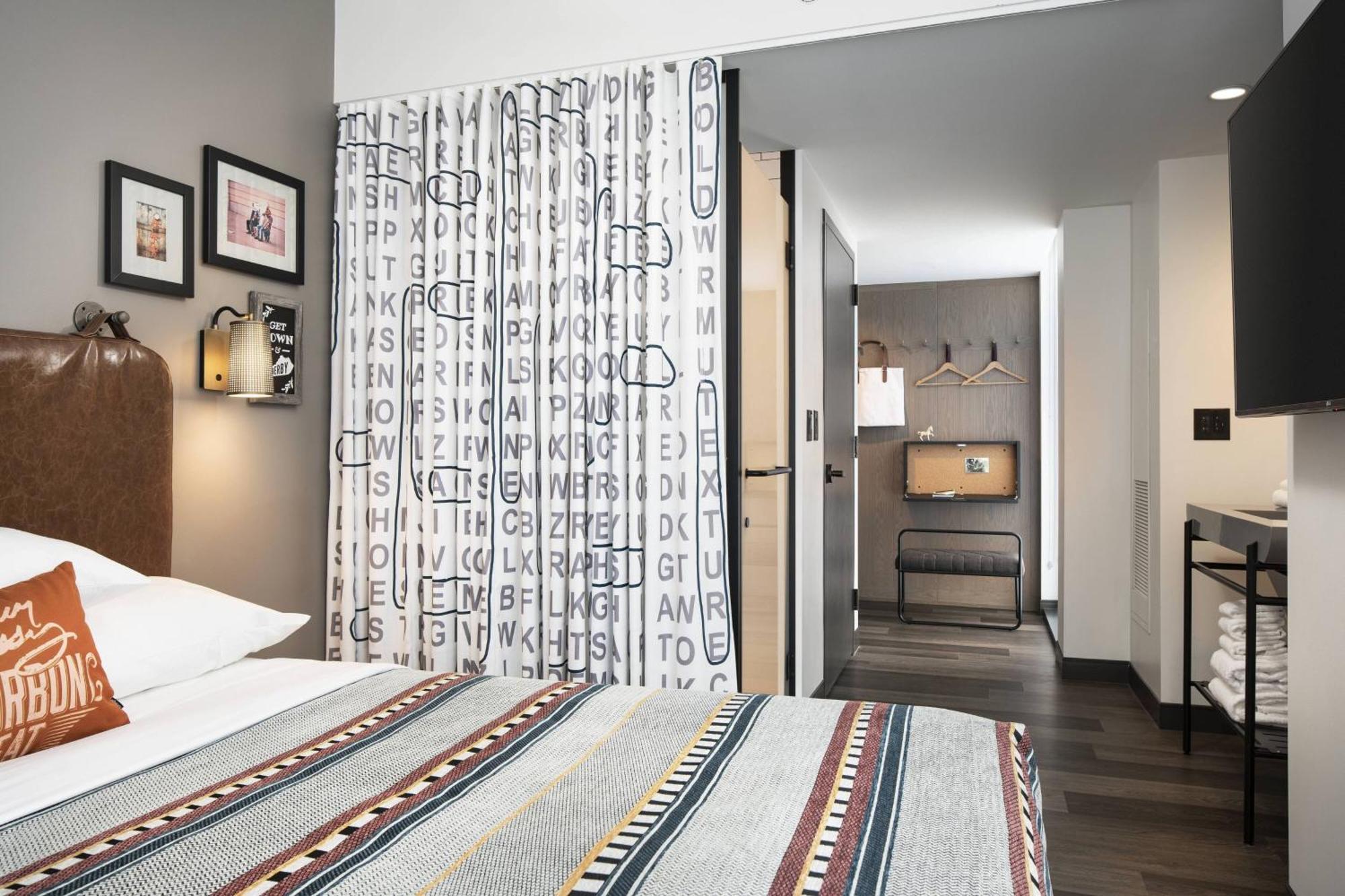 River View Queen Guest room