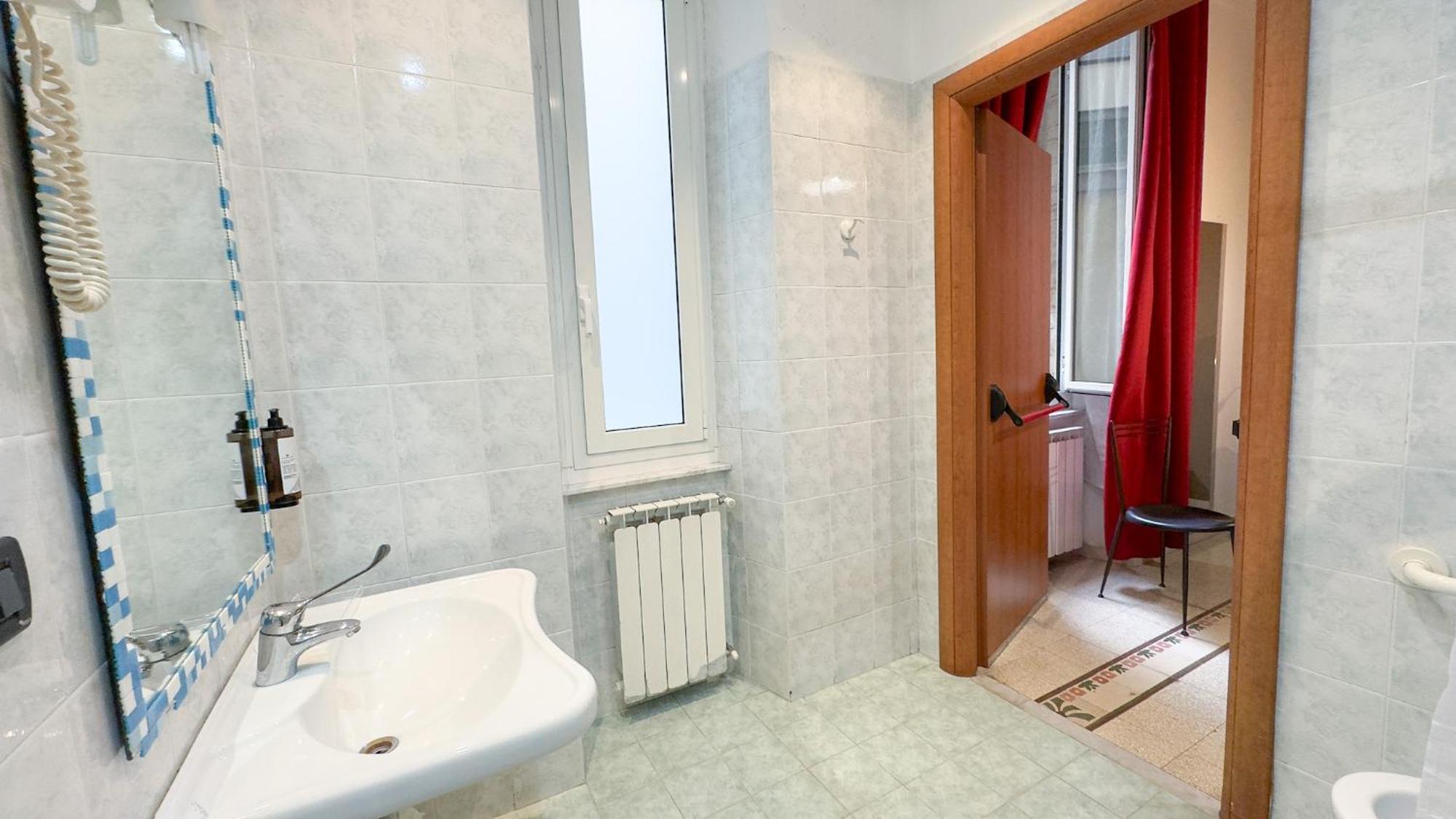 Camera King con Doccia con Accesso per Sedie a Rotelle - Accesso Disabili