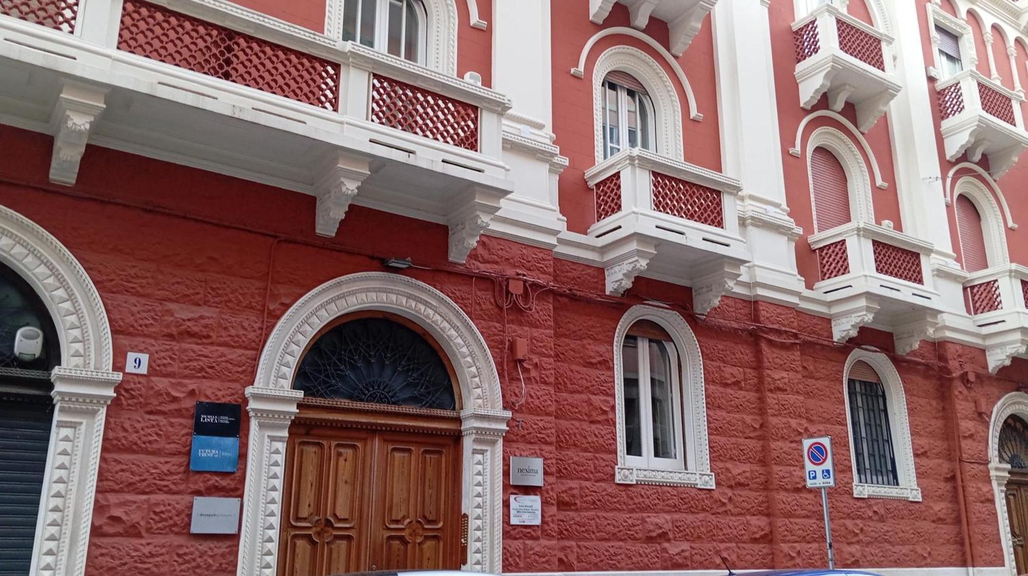 Posto Letto in Dormitorio Femminile con 6 Letti