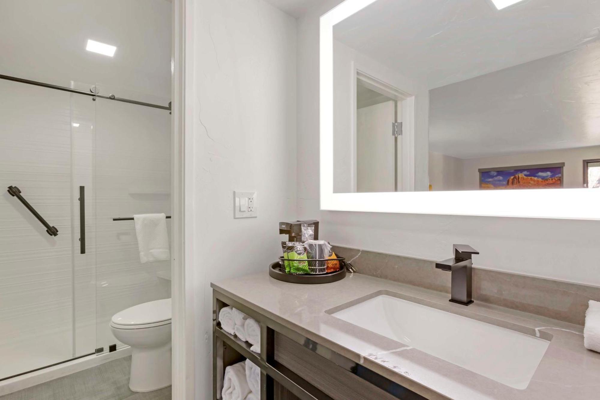 Queen Suite with Two Queen Beds and Sofa Bed - Non-Smoking