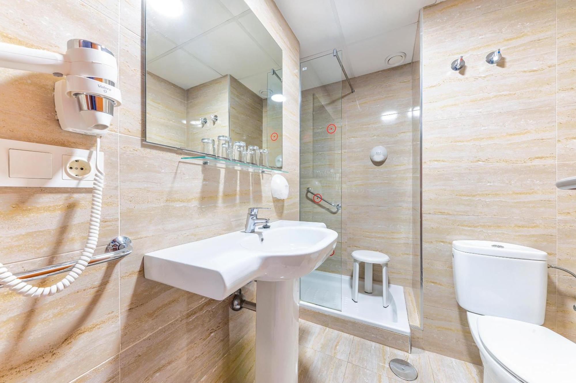 Quarto Triplo Económico (3 Adultos)