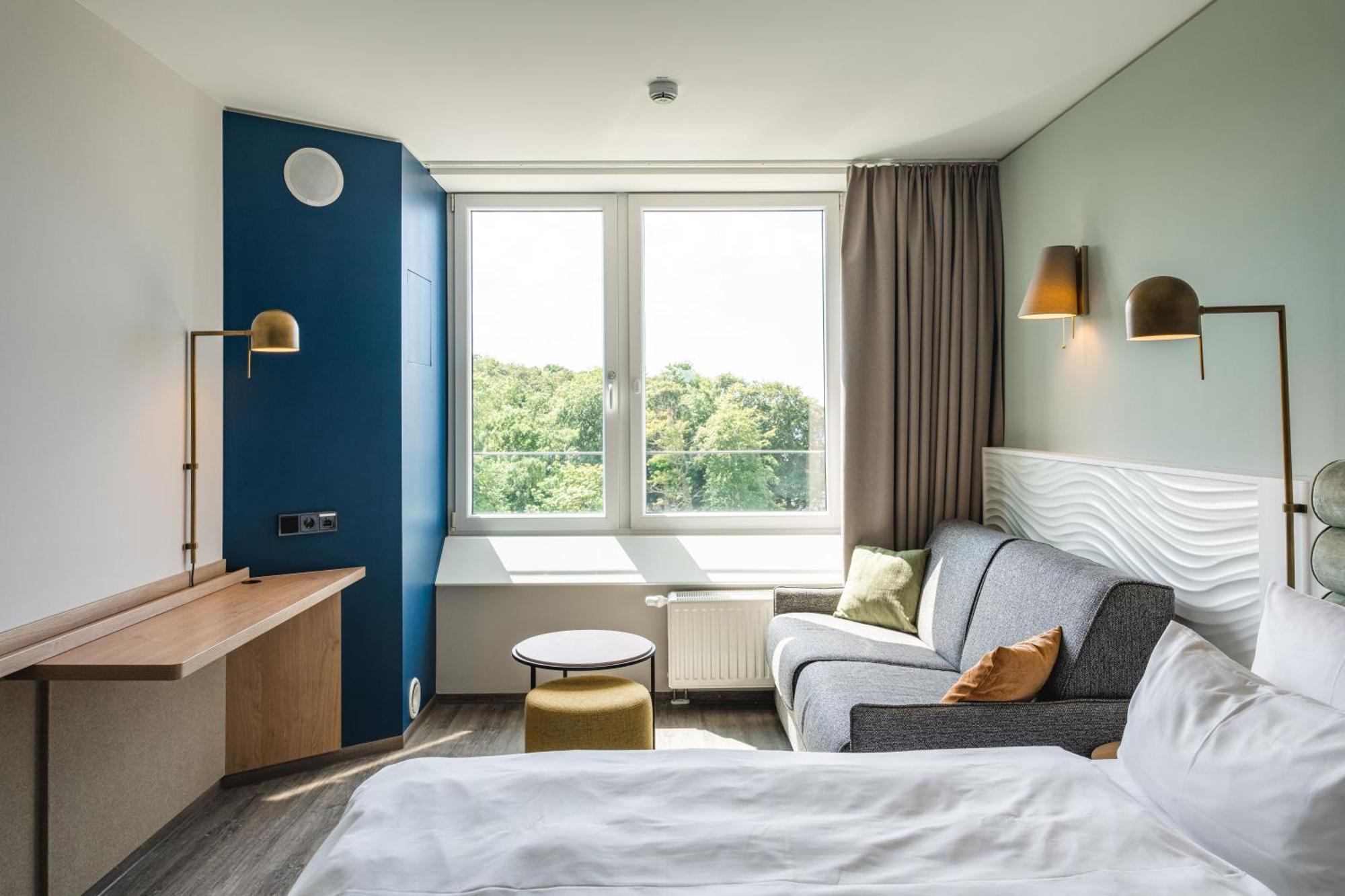 Deluxe Double Room with Side Sea View,1636752852:JPEG