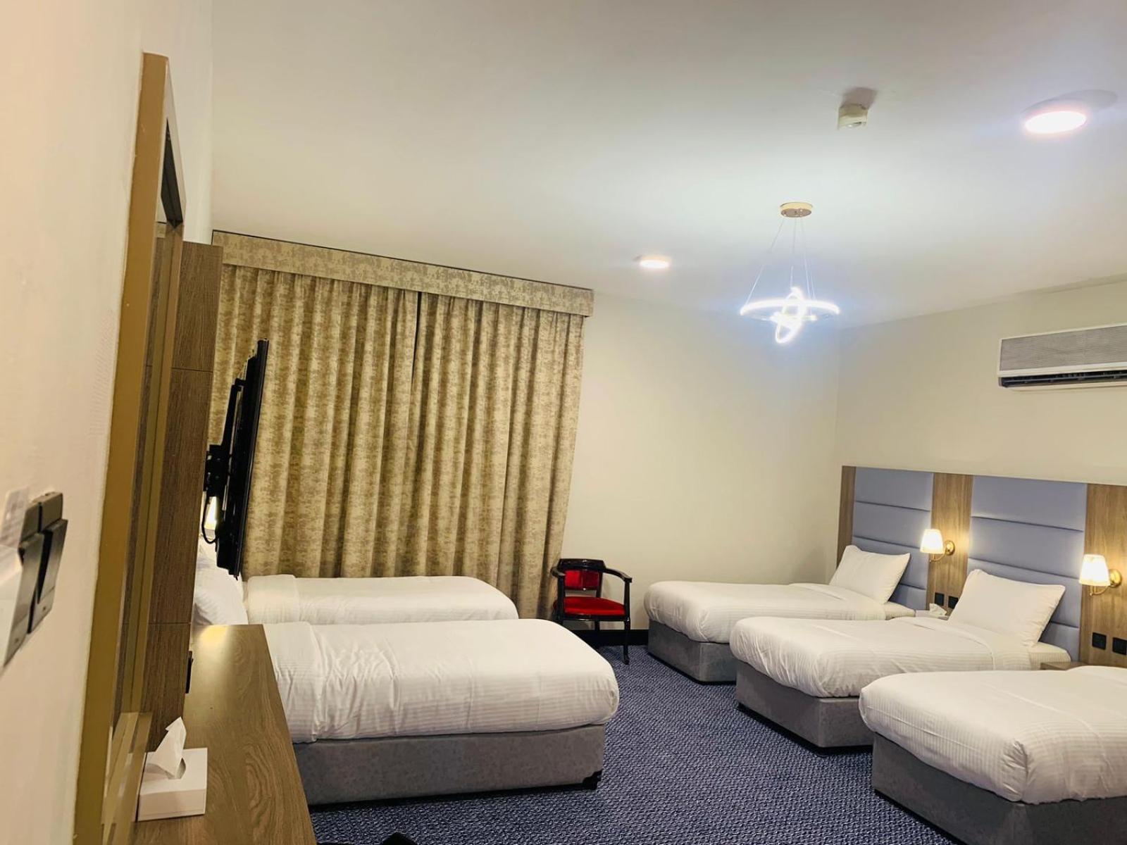 Quarto Familiar com Casa de Banho