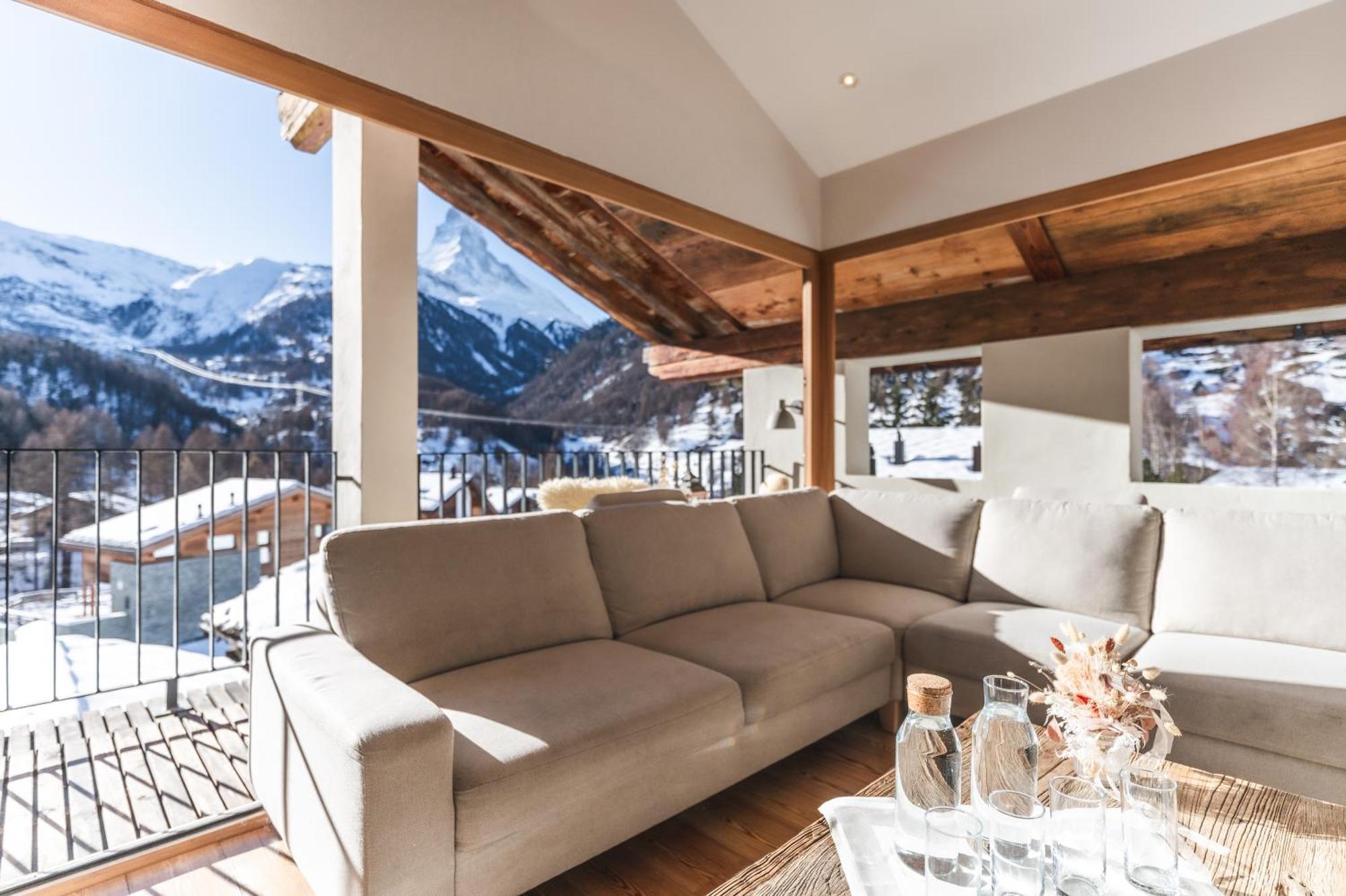 Appartement met 1 Slaapkamer - Tweede Verdieping met Balkon en Uitzicht op de Matterhorn
