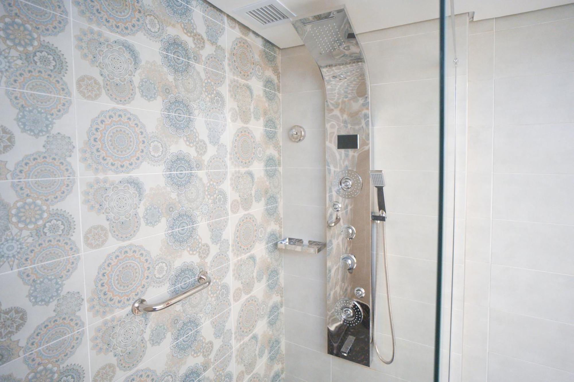 Chambre Lit King-Size avec Baignoire Spa