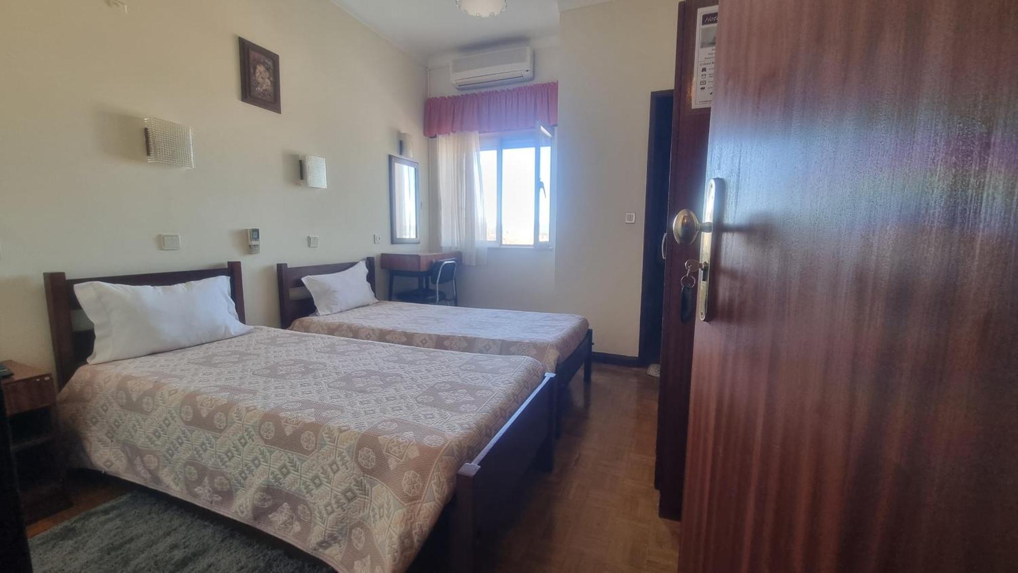 Twin Room,1639577219:JPEG