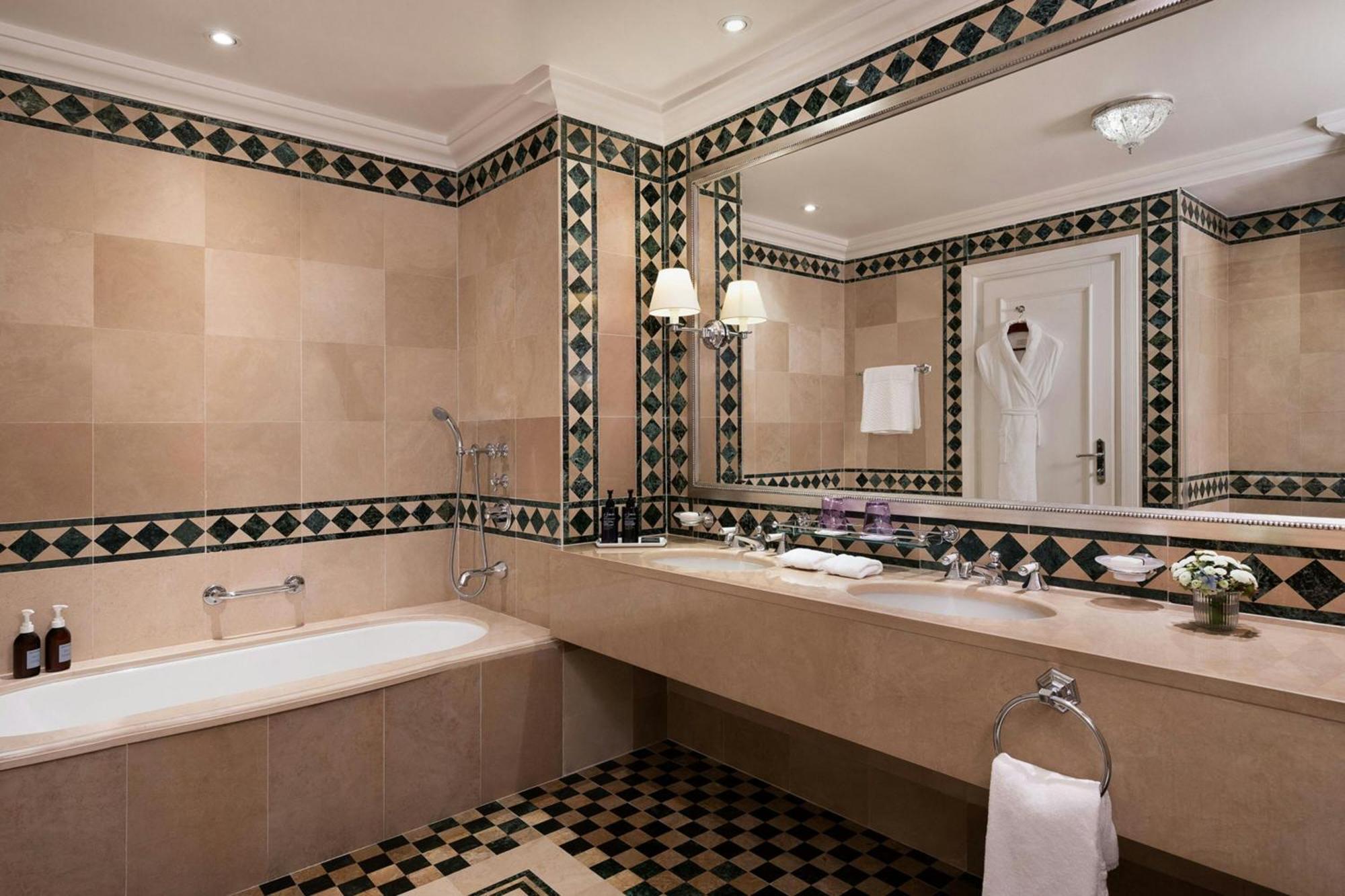 Single for 1 guest, Guest room, 1 Queen,1659456008:JPEG