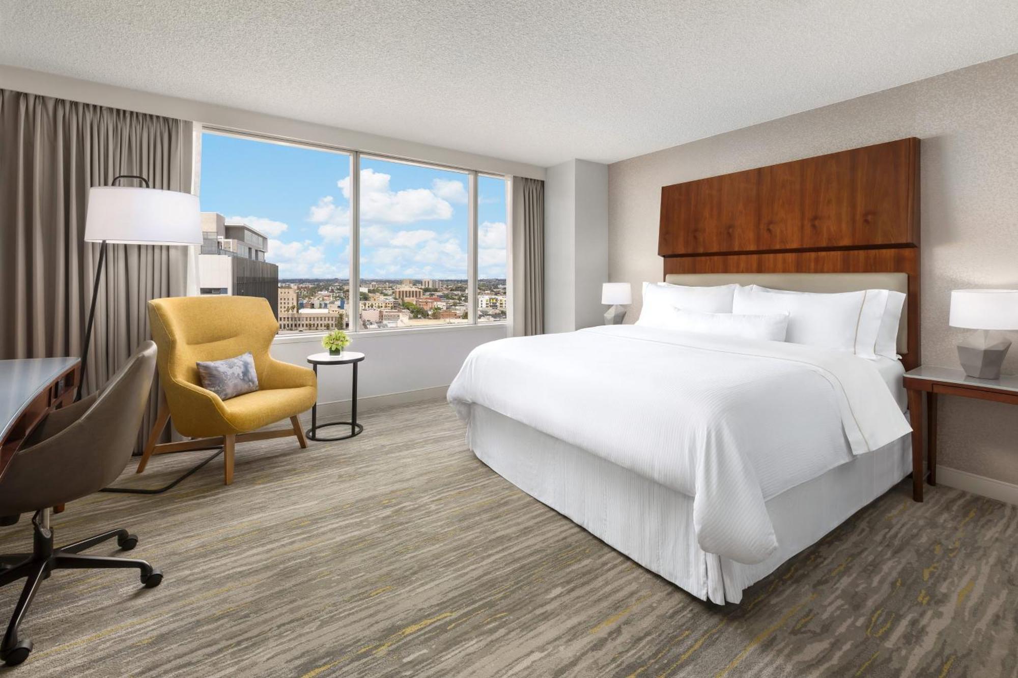 Guest room, 1 King, City view,1641019733:JPEG