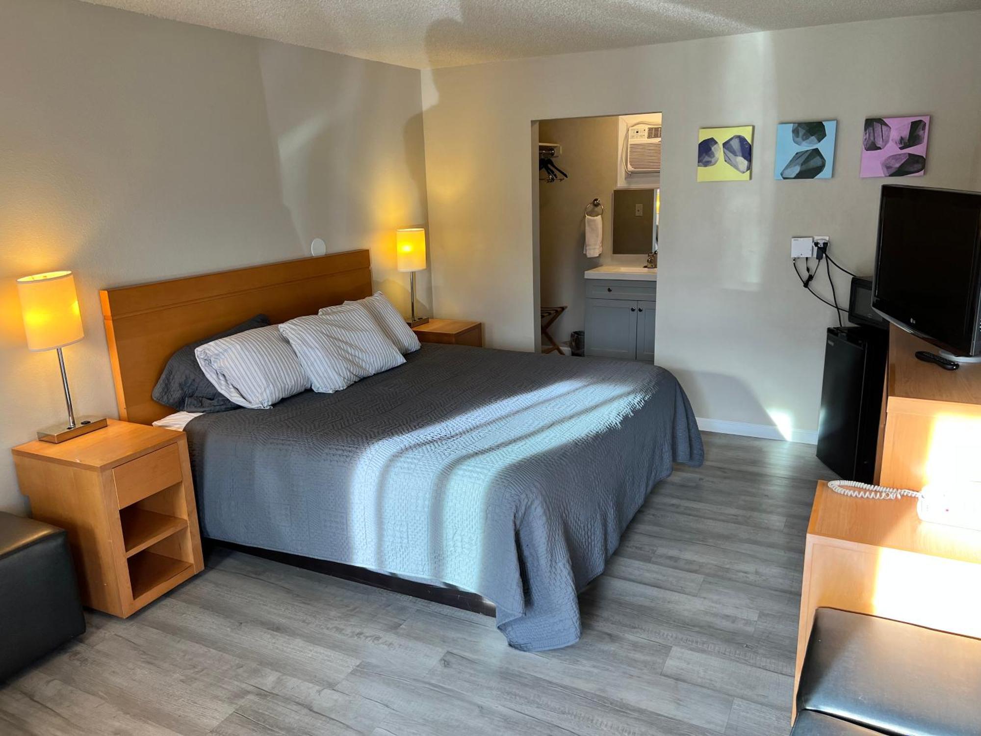 Standard King Room