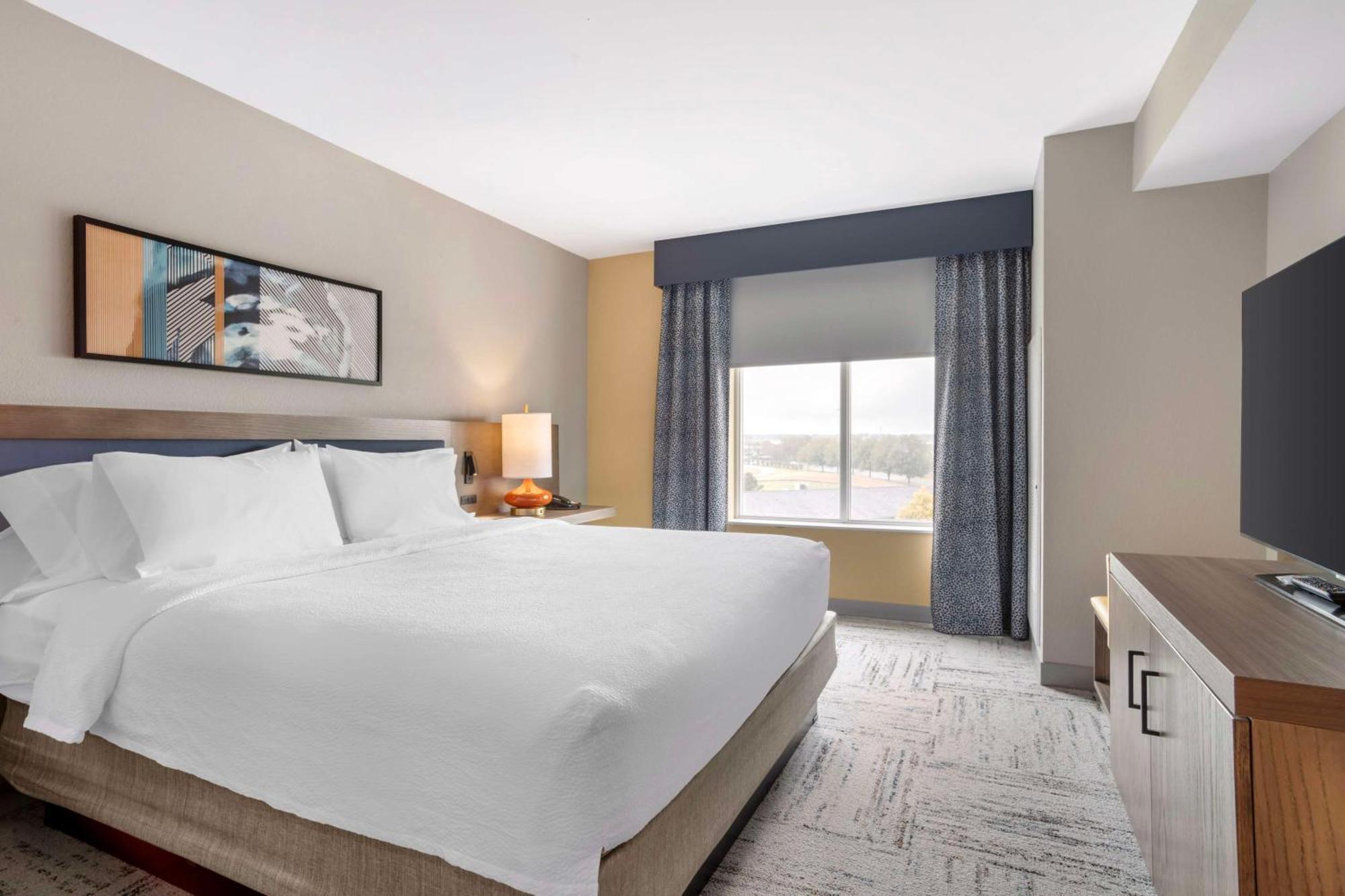 Junior King Suite with Sofa Bed