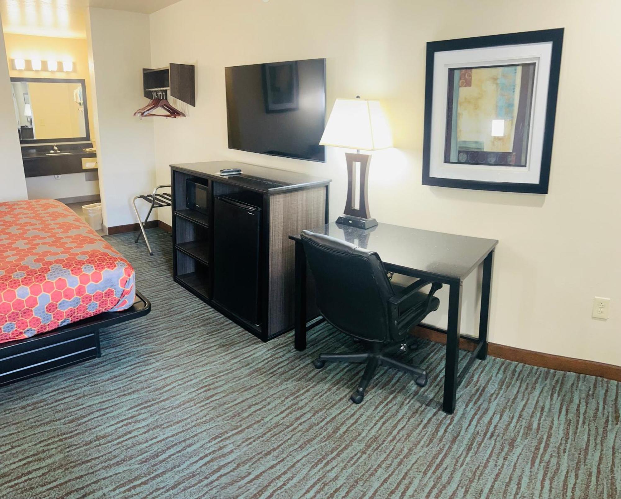 Deluxe King Suite,1642686653:JPEG